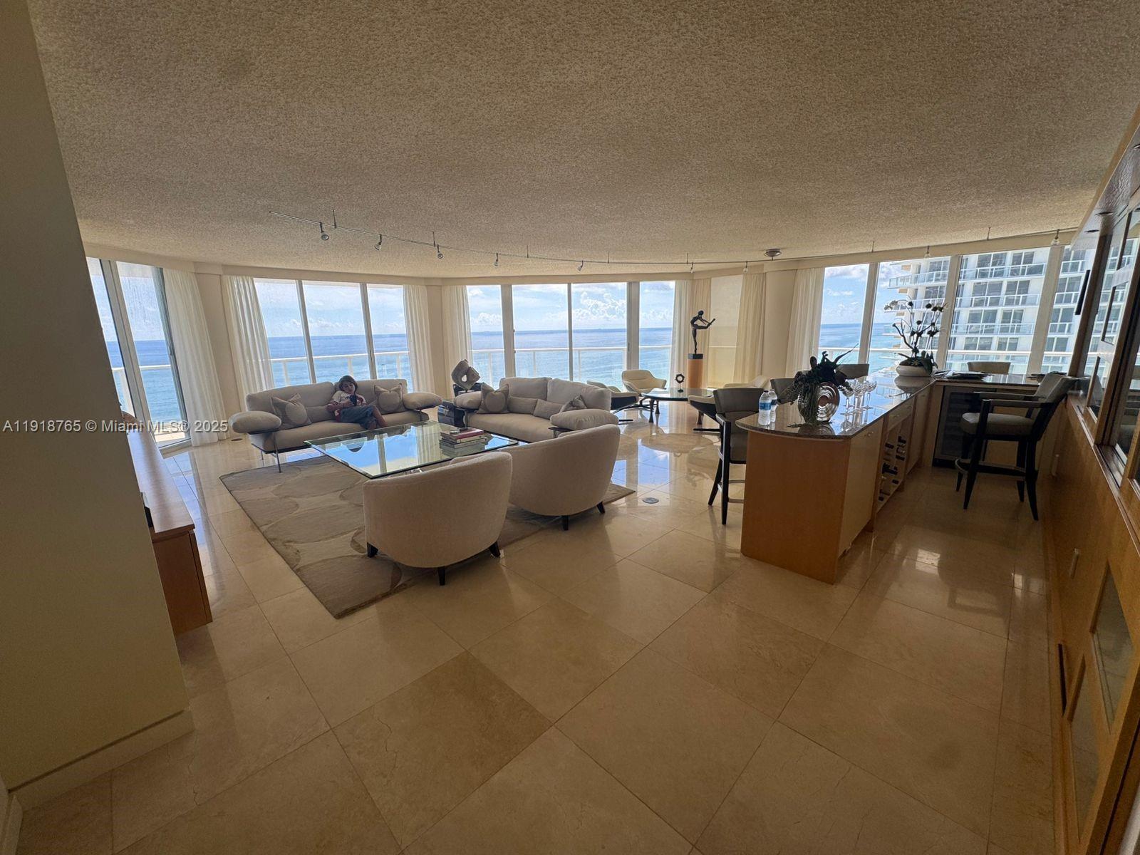 Apartamento en Alquiler en Sunny Isles Beach, FL
