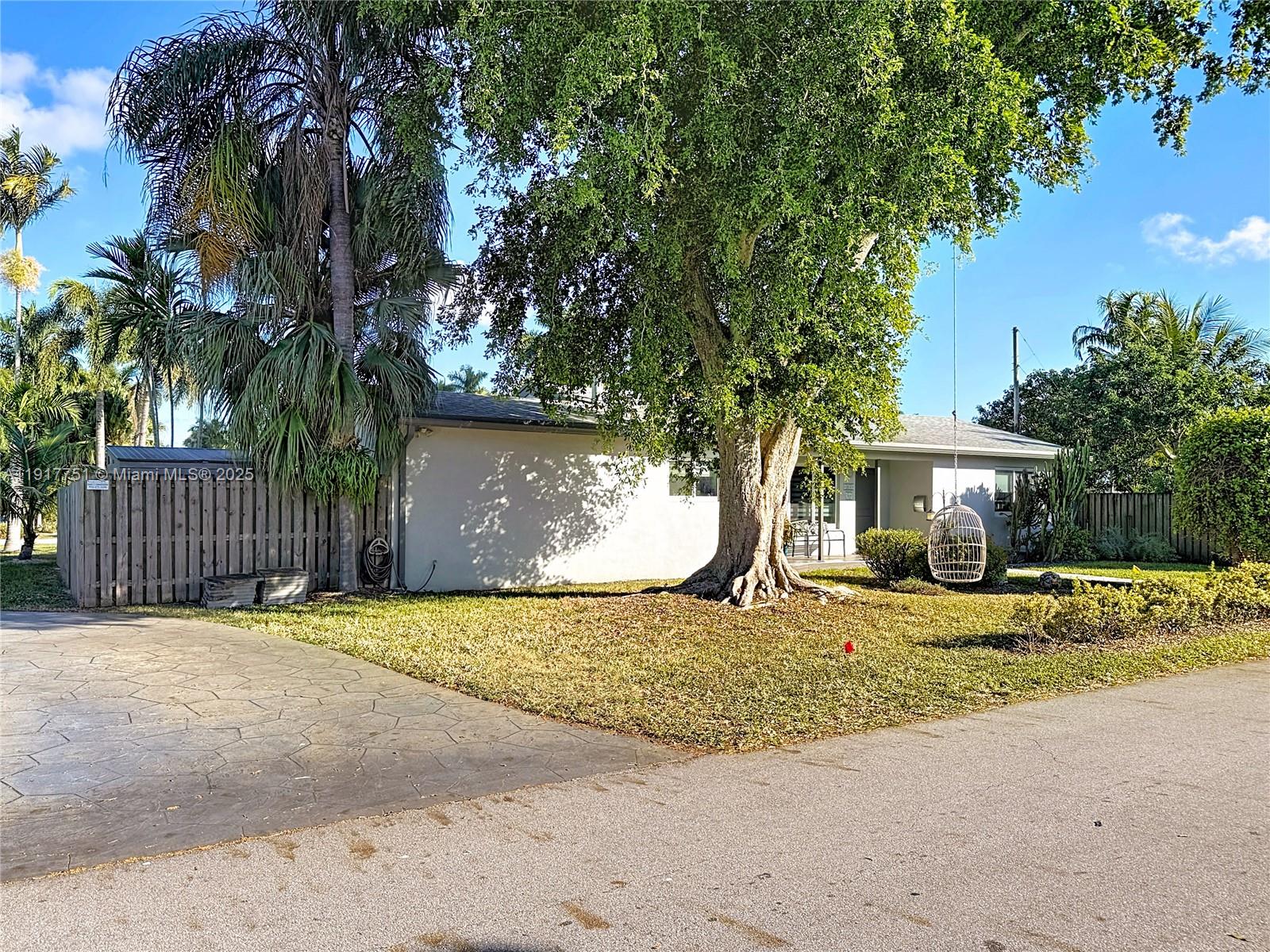 Hollywood Country Club Es