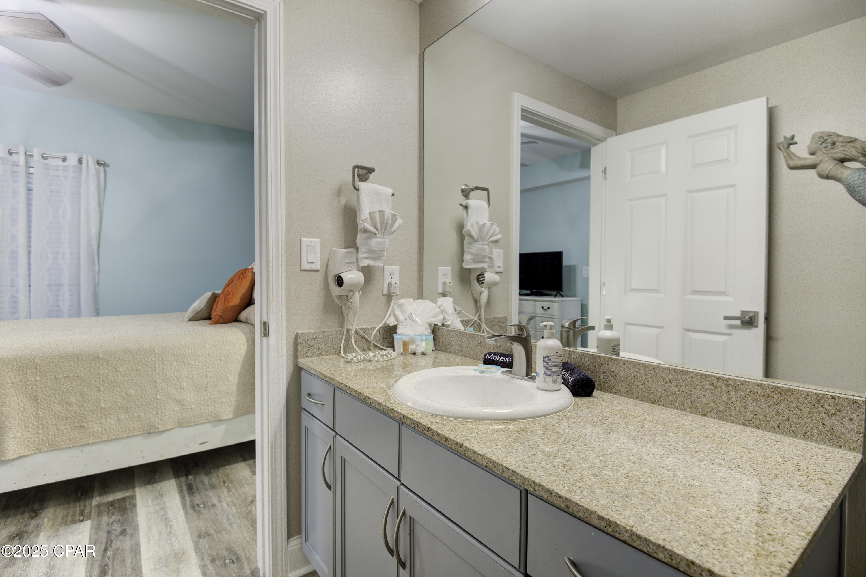 Image 22 For 9860 Thomas Drive 204