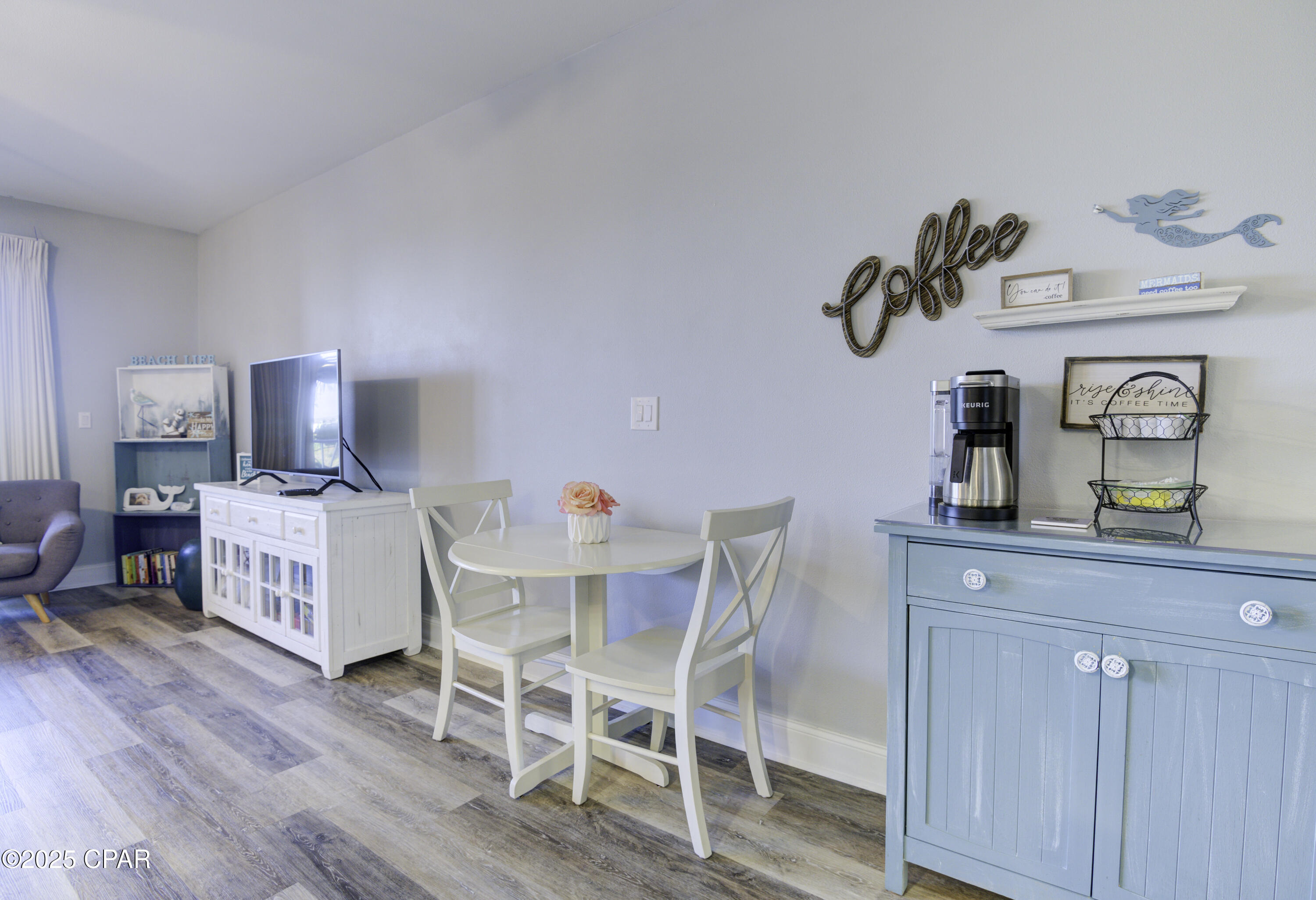 Image 5 For 9860 Thomas Drive 204