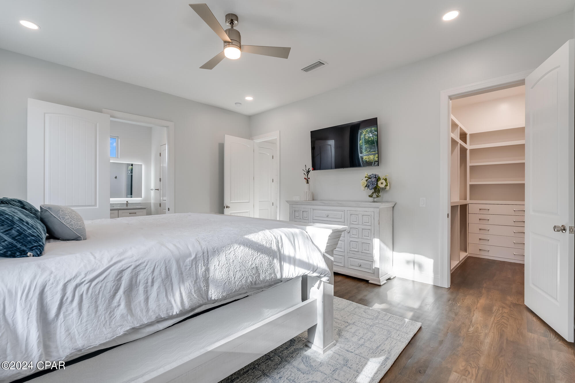 Listing photo id 16 for 103 W Willow Mist Road