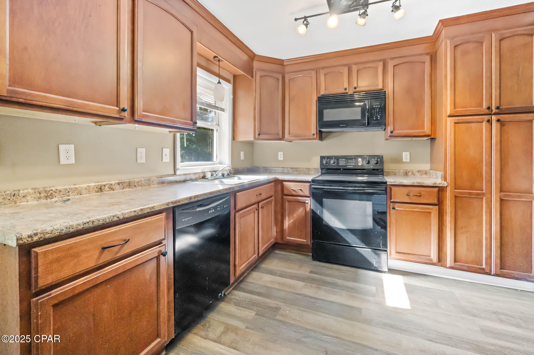 Image 5 For 1445 South Boulevard