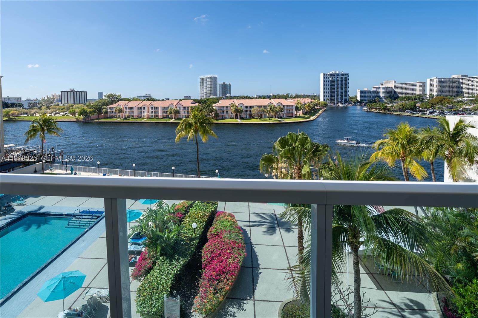 Hallmark Of Hollywood Con