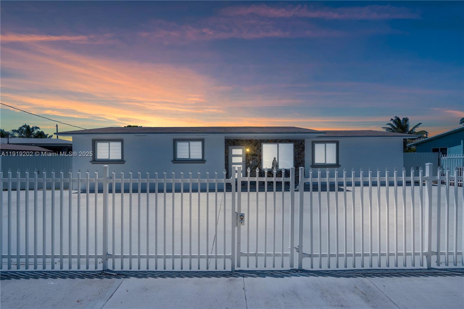 House for Sale in Miami Gardens, FL