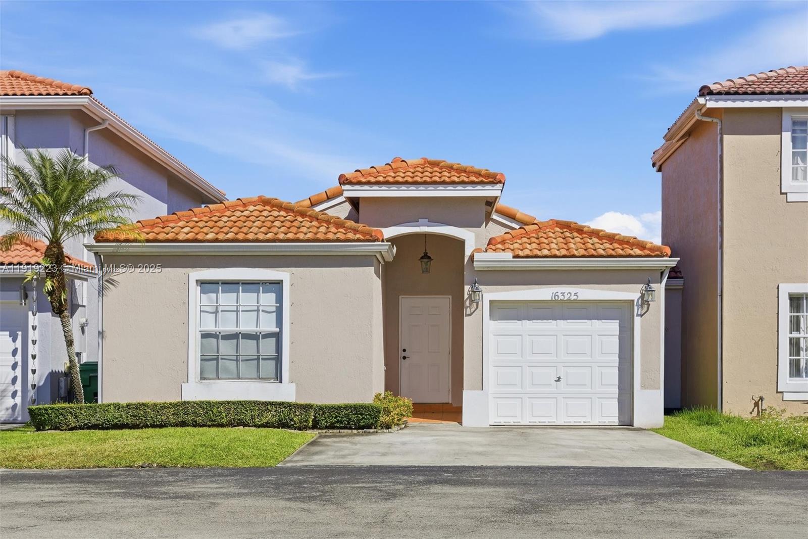 House for Sale in Miami, FL