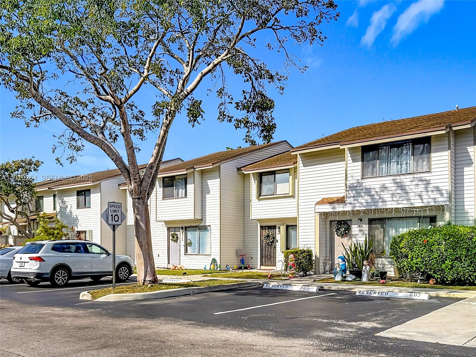 Nob Hill At Welleby Condo