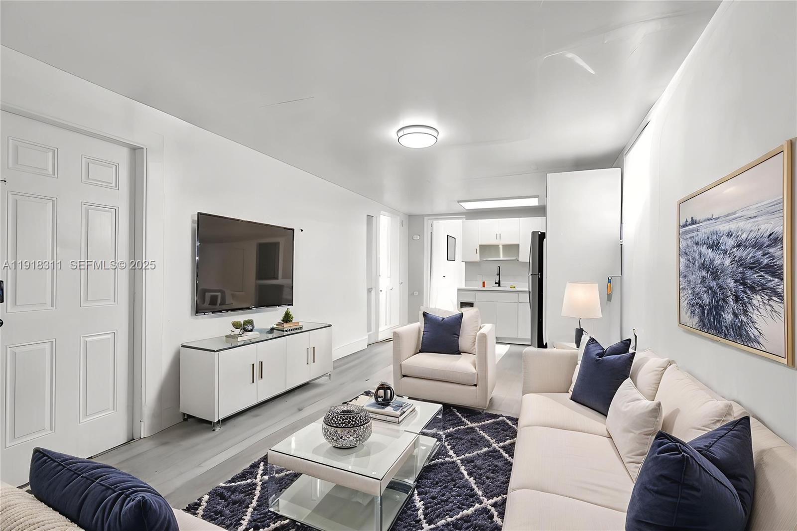 Hollywood South Side Add