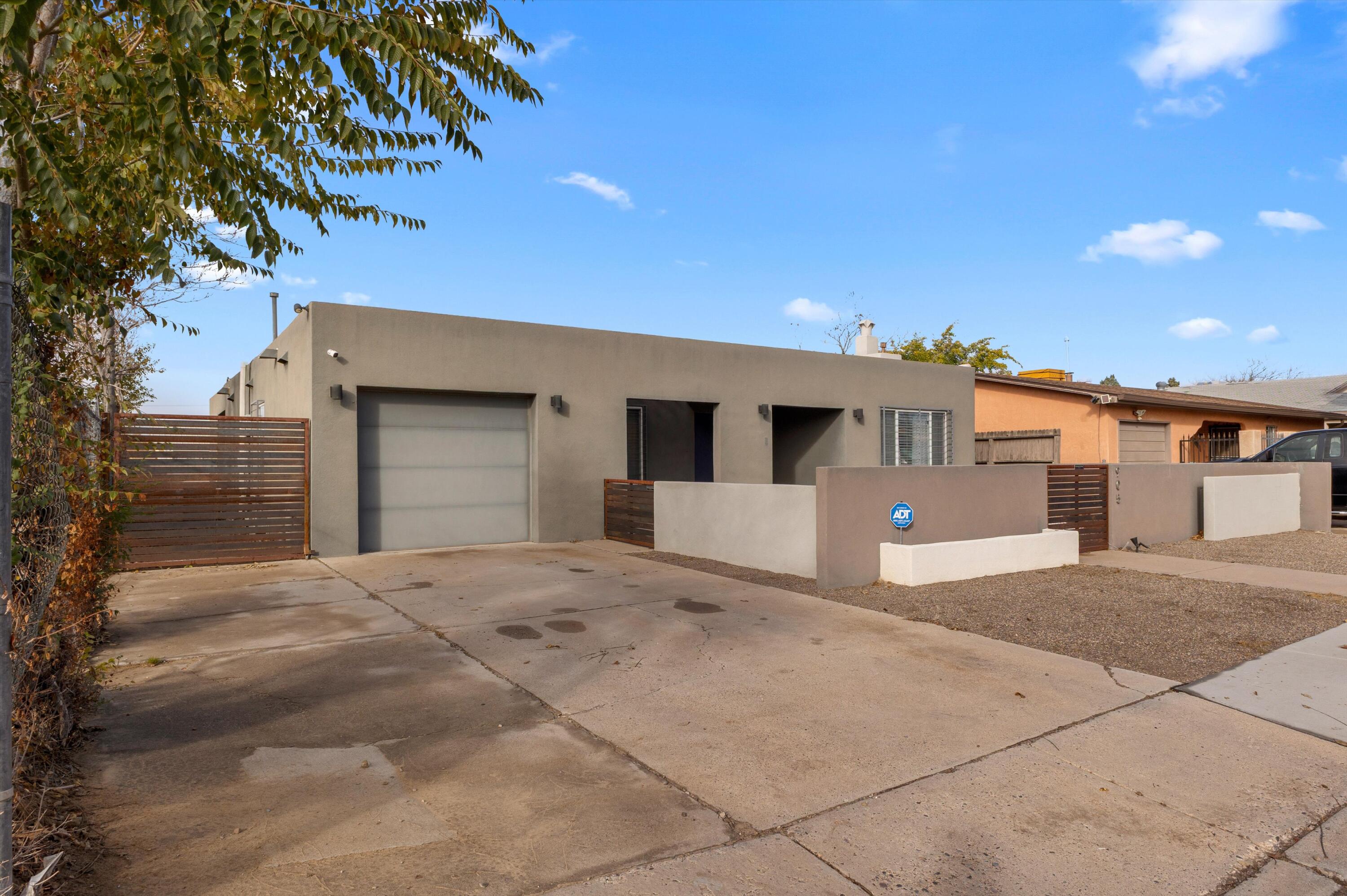 905 56th Street, Albuquerque NM 87105