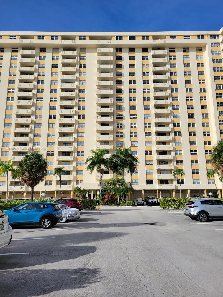 Plaza Towers North Condo