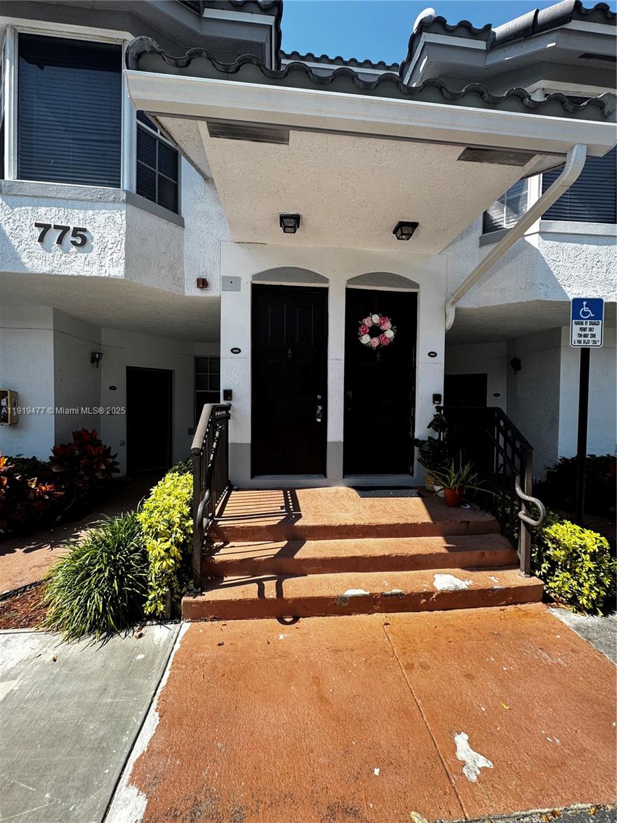 Villas De Tuscany Condo