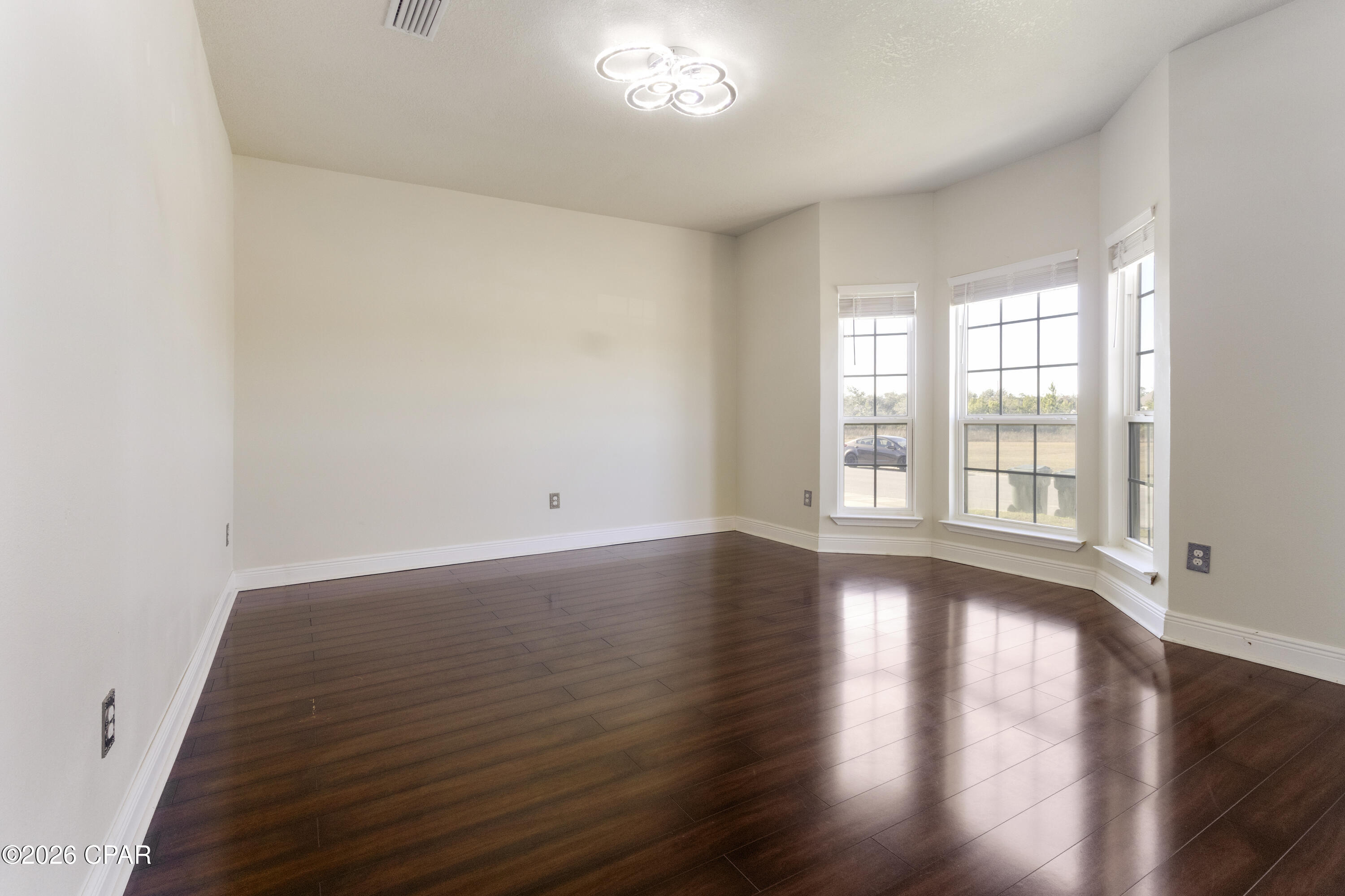 Image 11 For 105 Shoreview Drive