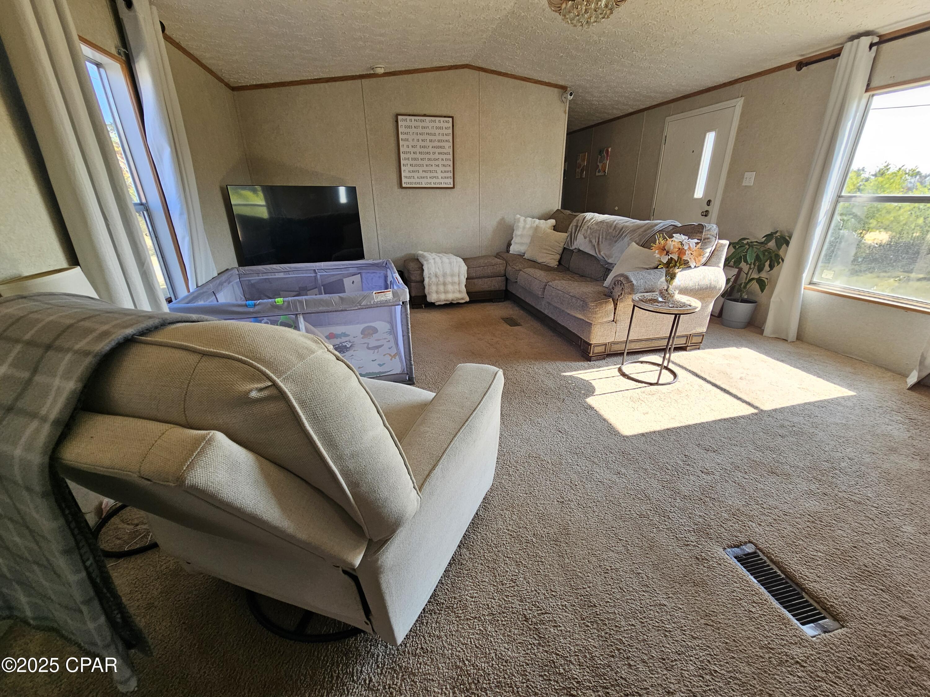 Image 20 For 140 Elm Way 