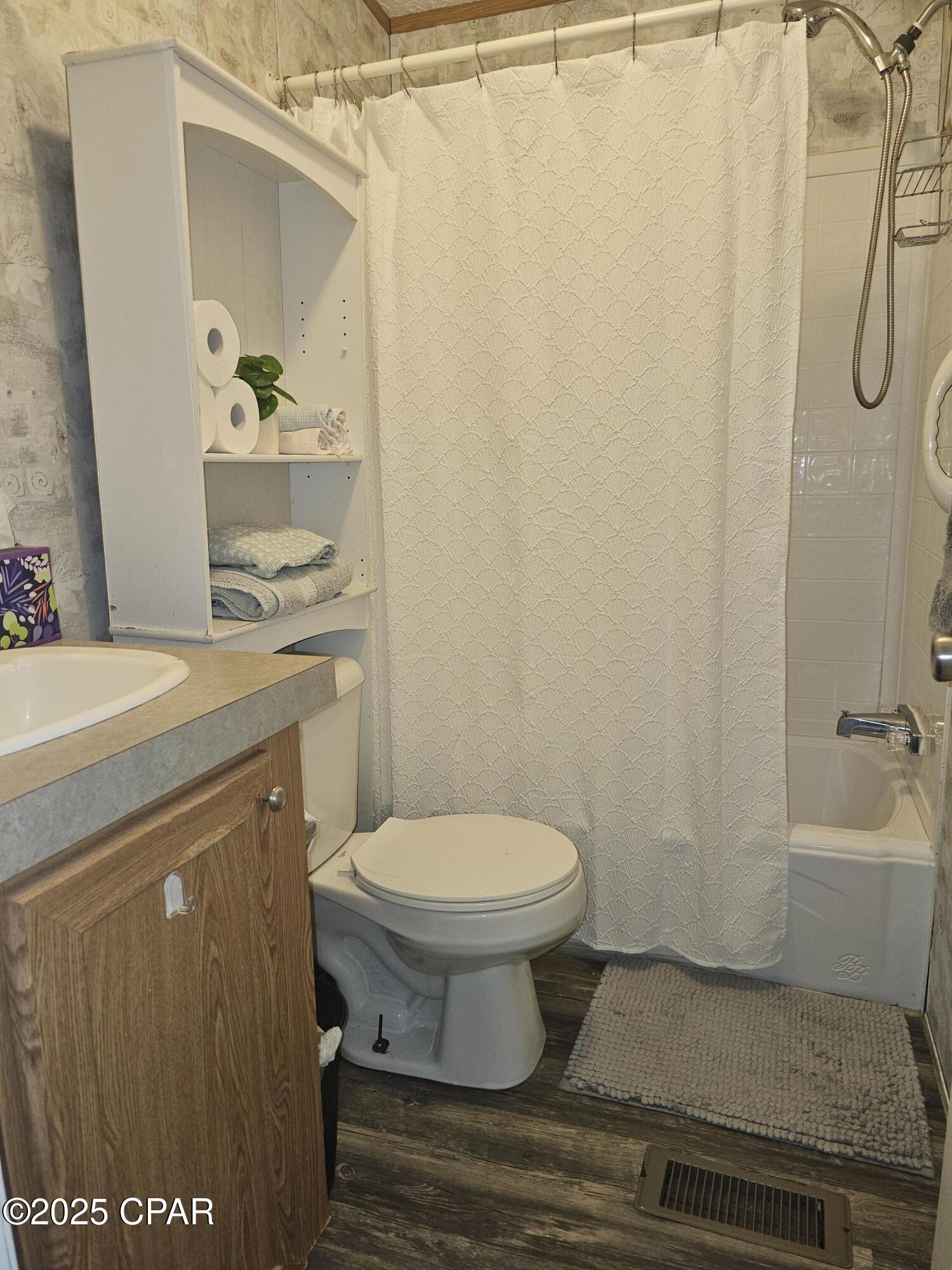 Image 24 For 140 Elm Way 