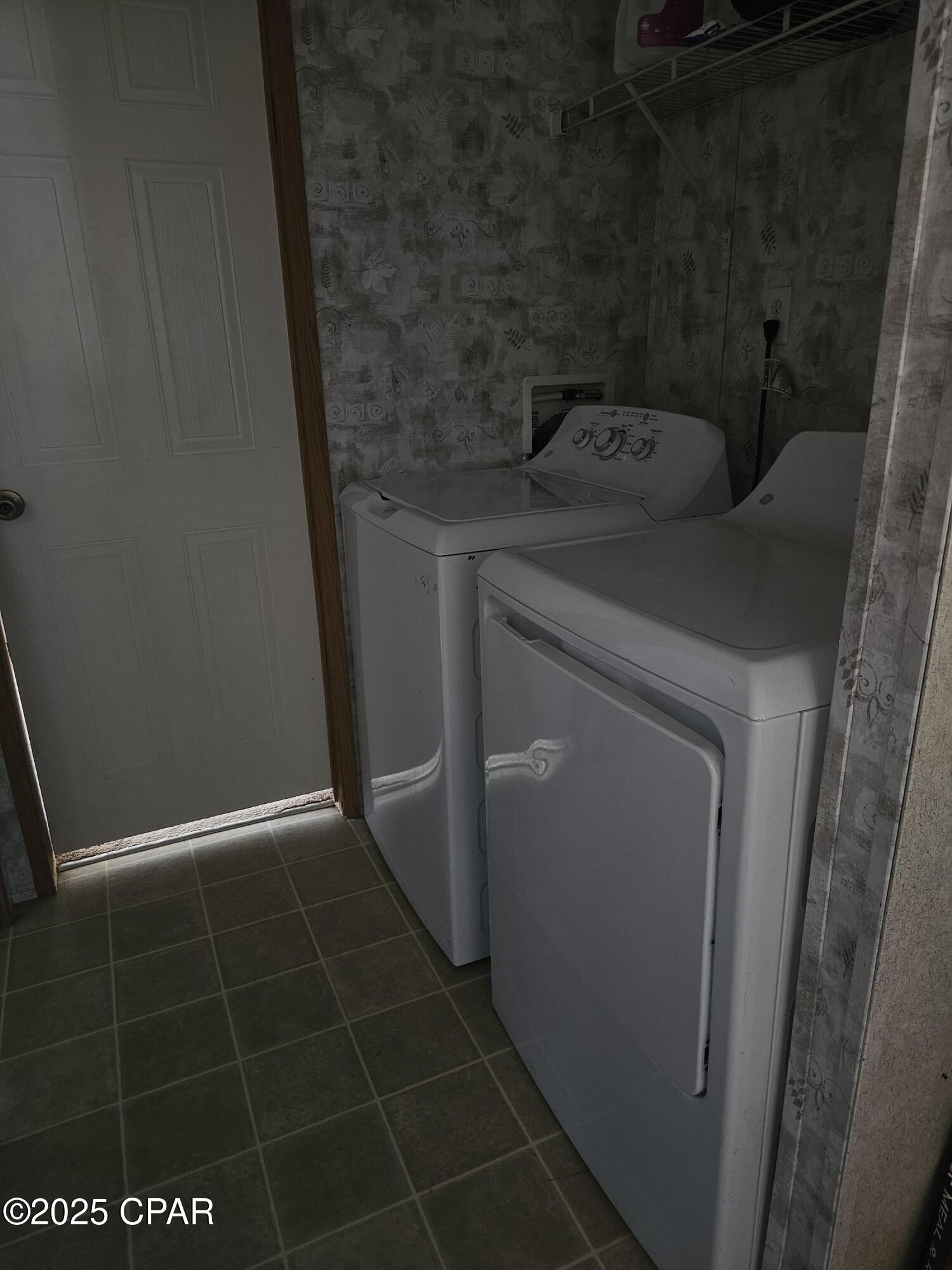 Image 27 For 140 Elm Way 