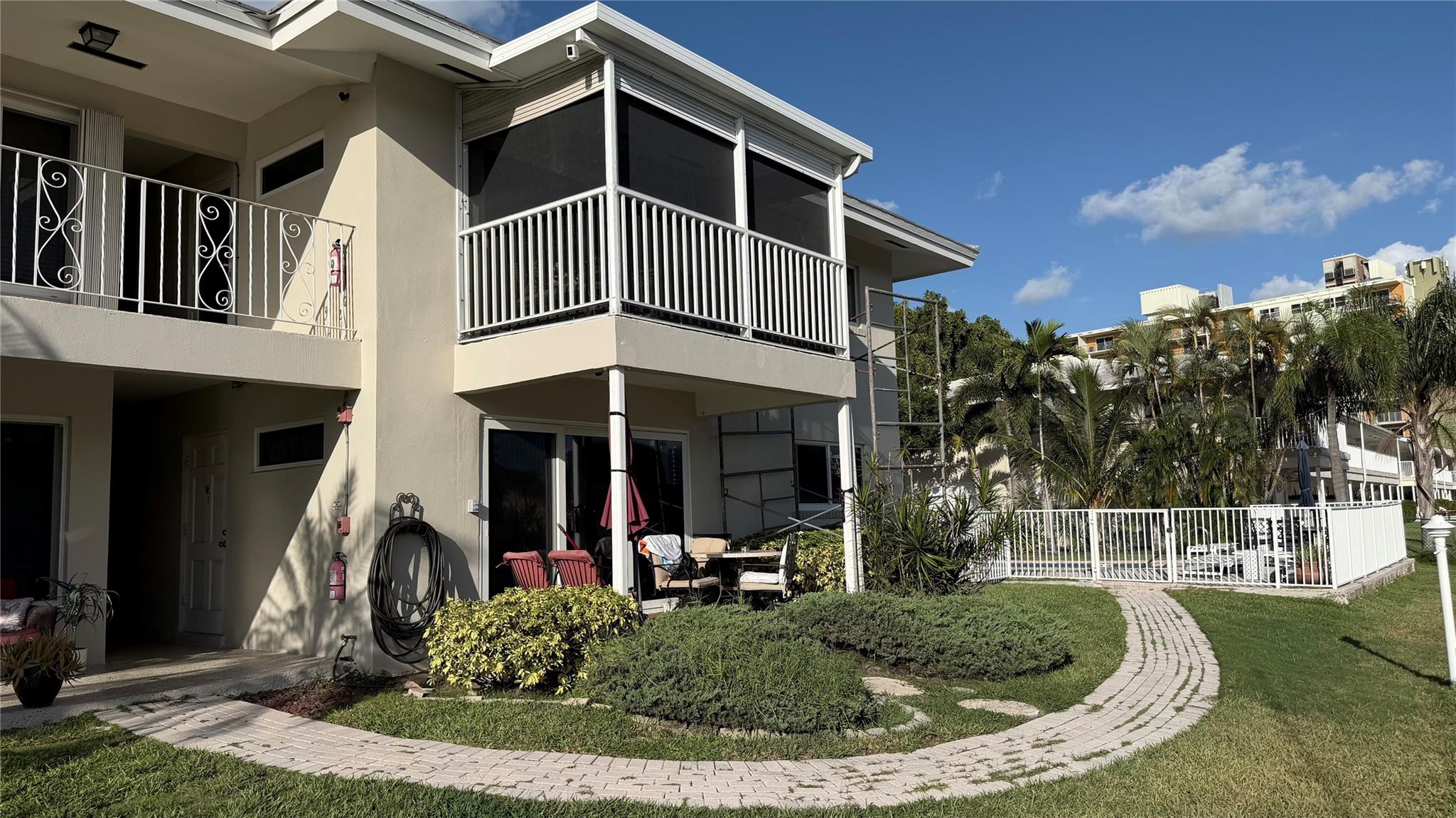 Lexington Arms Co-Op