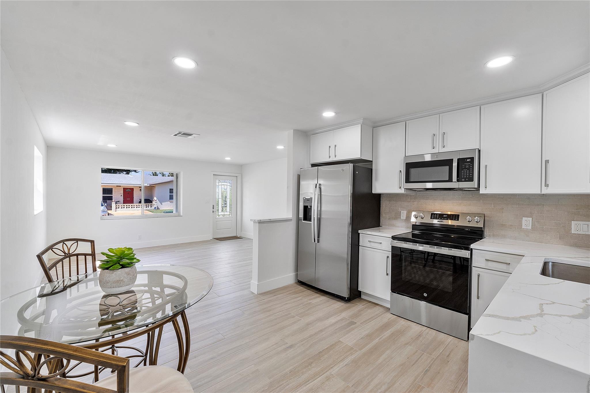 Mainlands Of Tamarac Lake