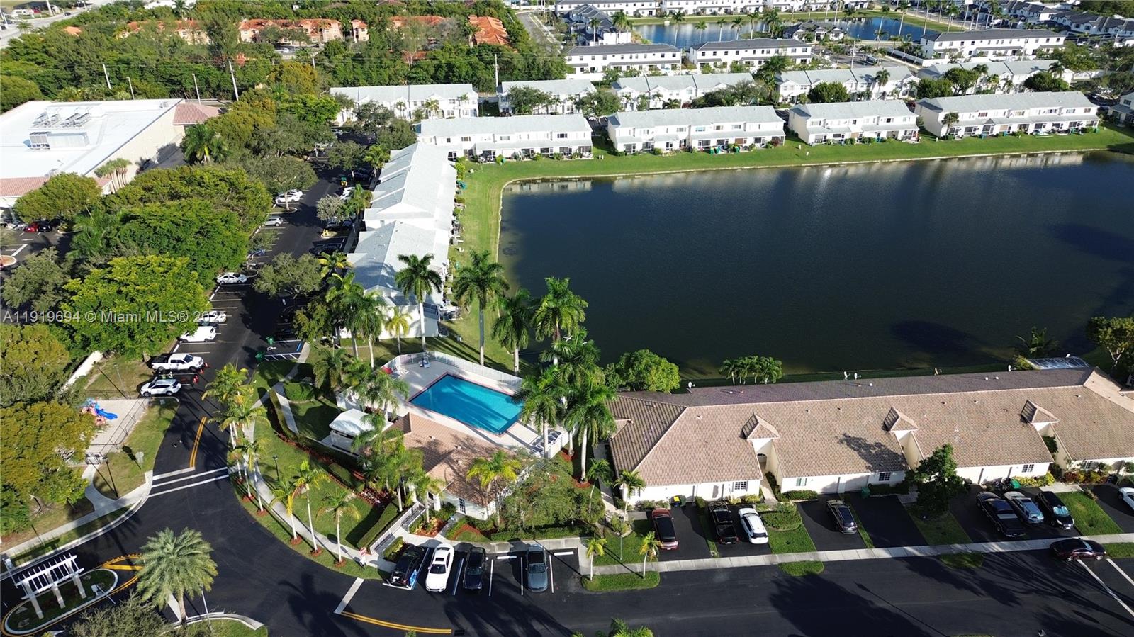 Banyan Oakridge Commercia