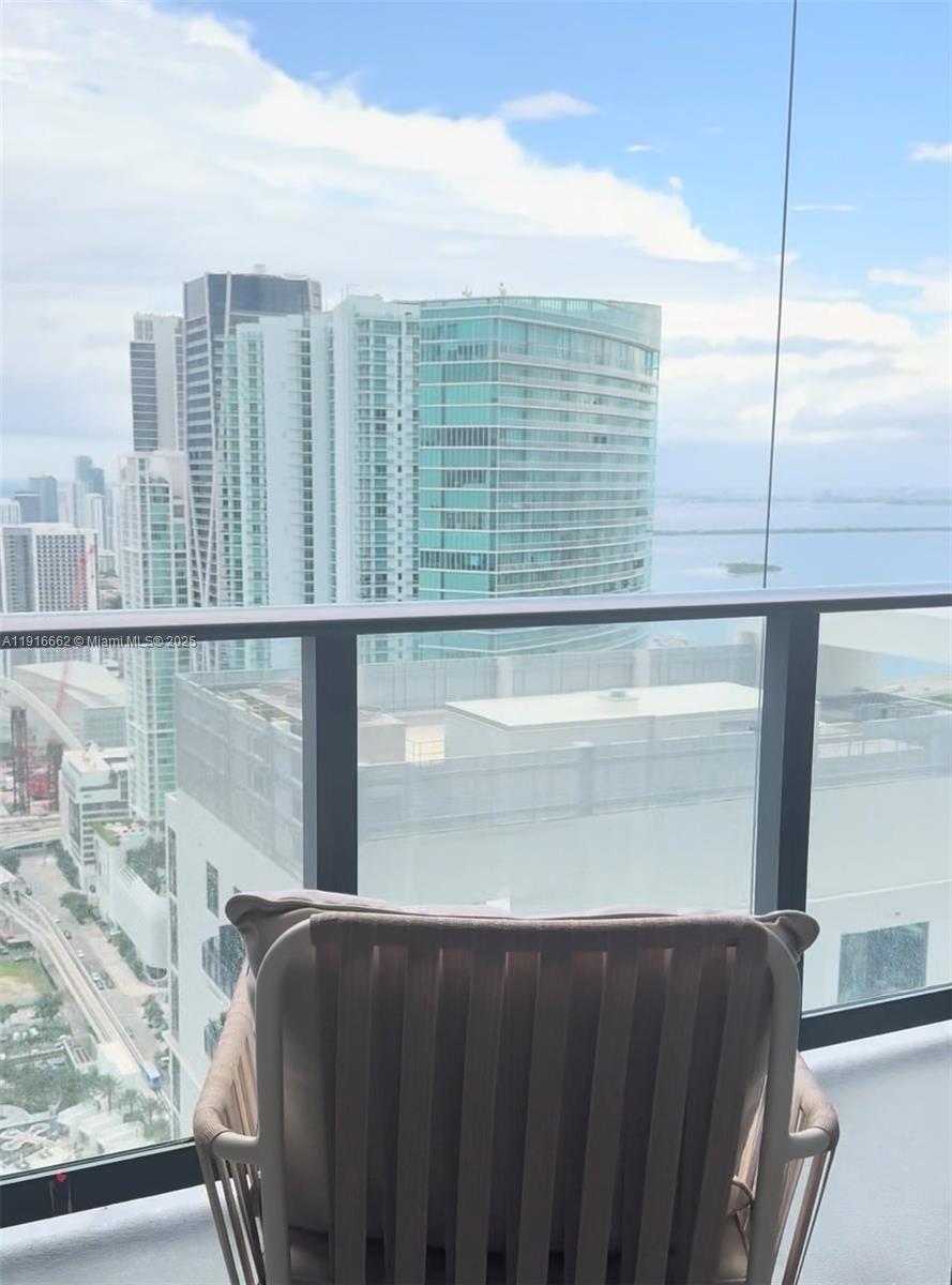 Condo for Sale in Miami, FL