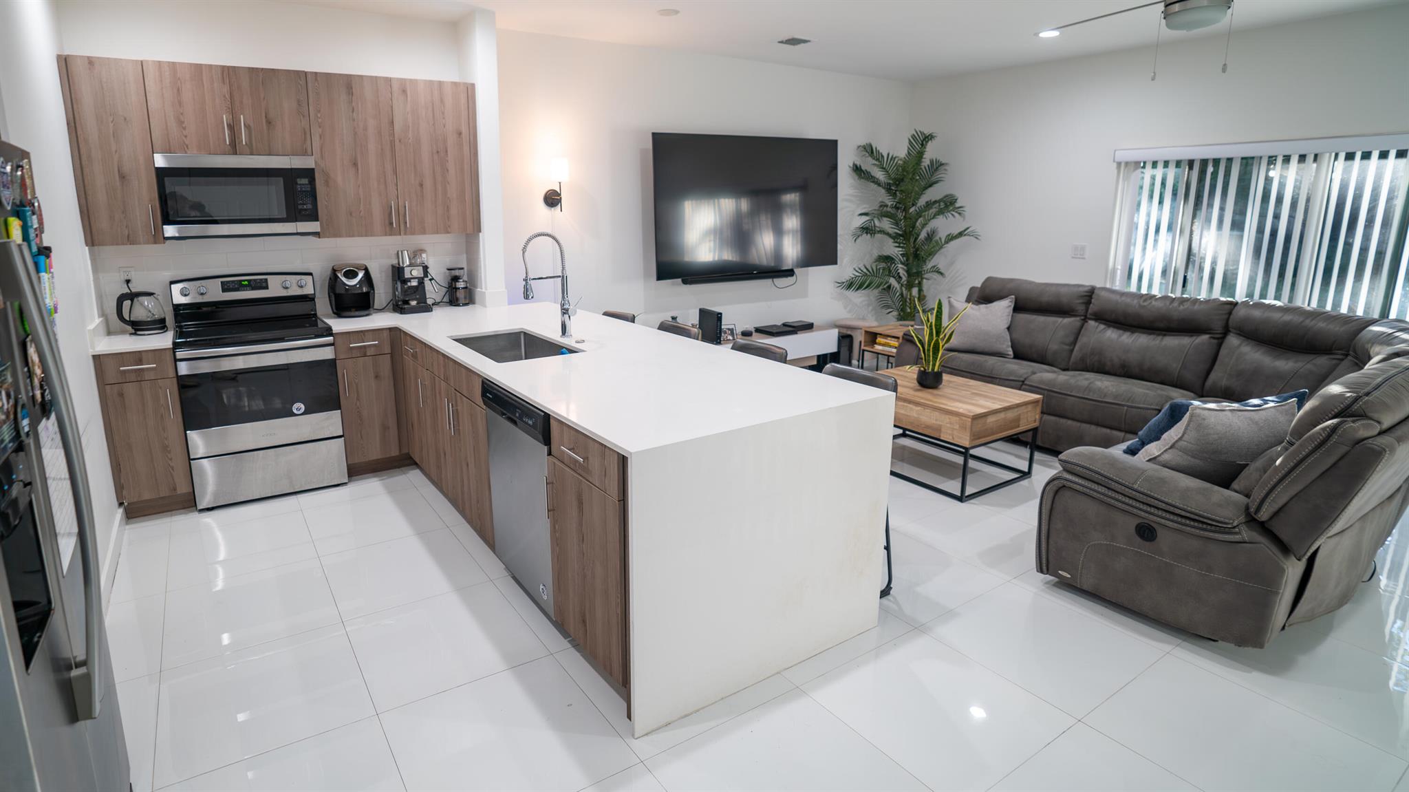Bahia Delray Townhomes Co