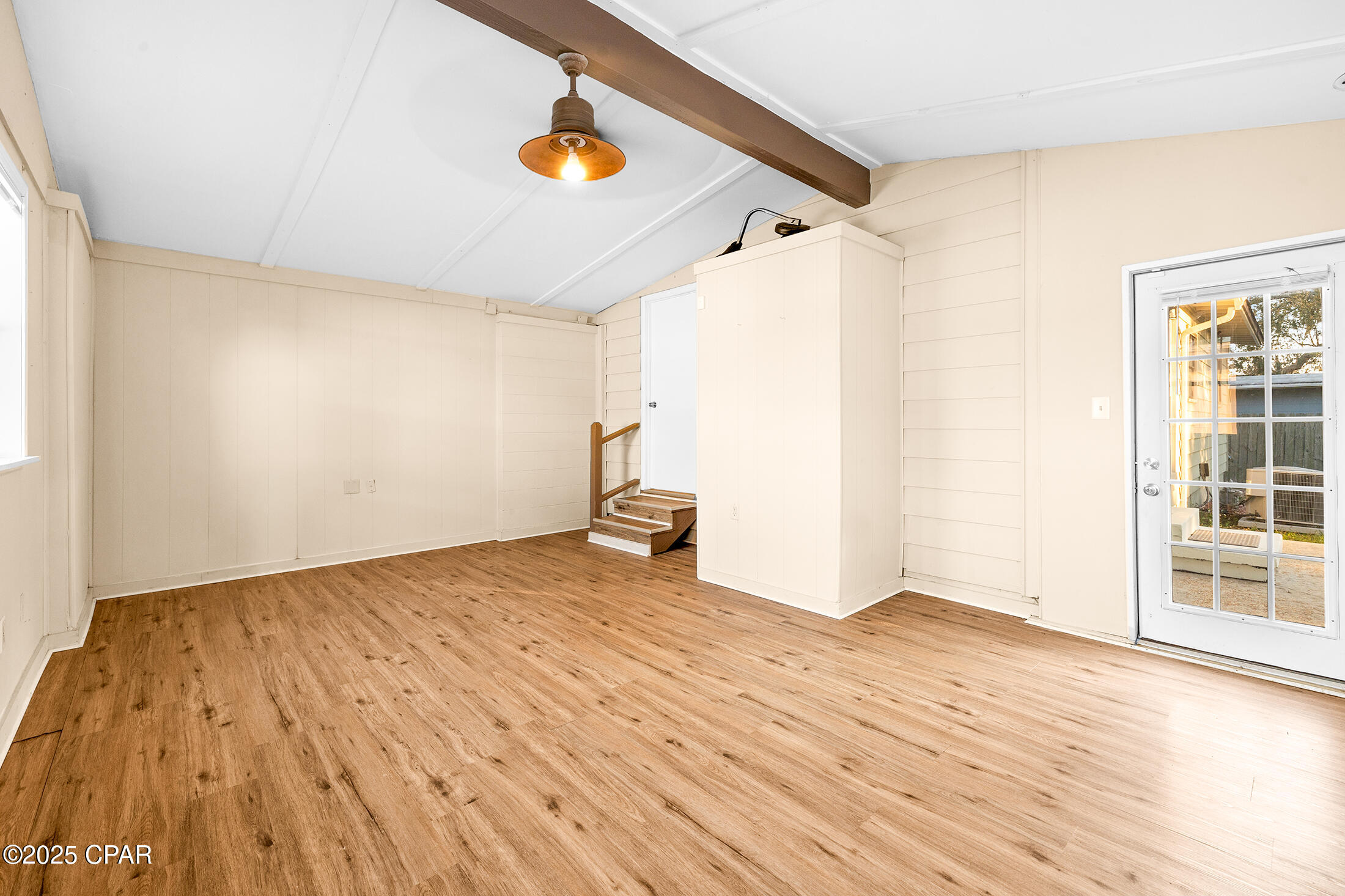 Image 11 For 522 Shade Street