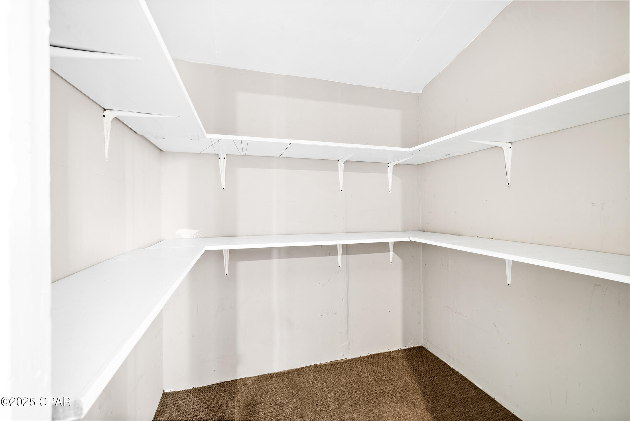 Image 13 For 522 Shade Street