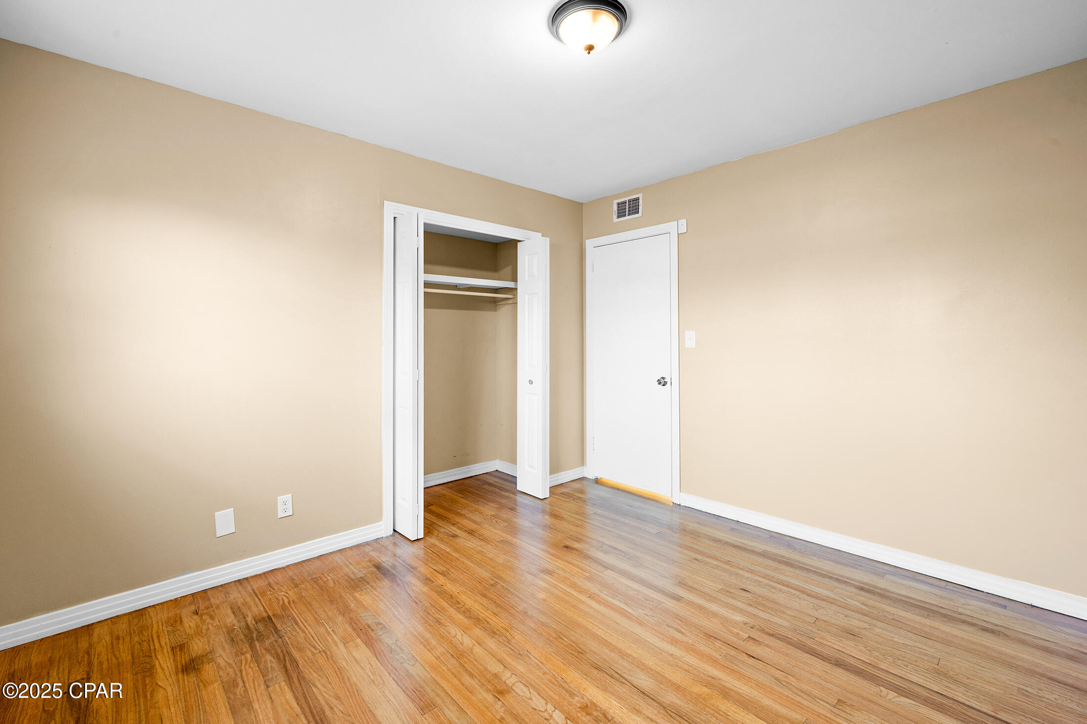 Image 17 For 522 Shade Street