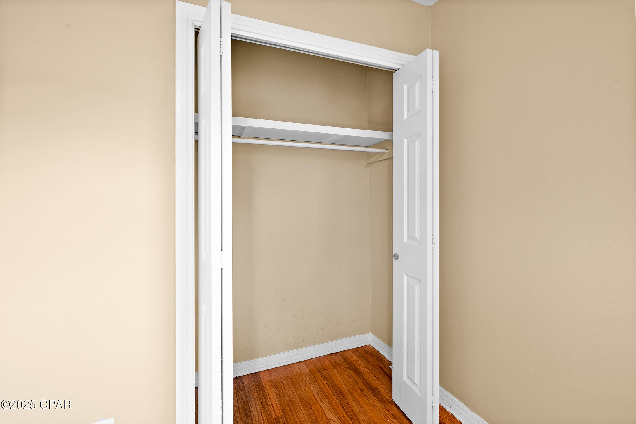 Image 23 For 522 Shade Street