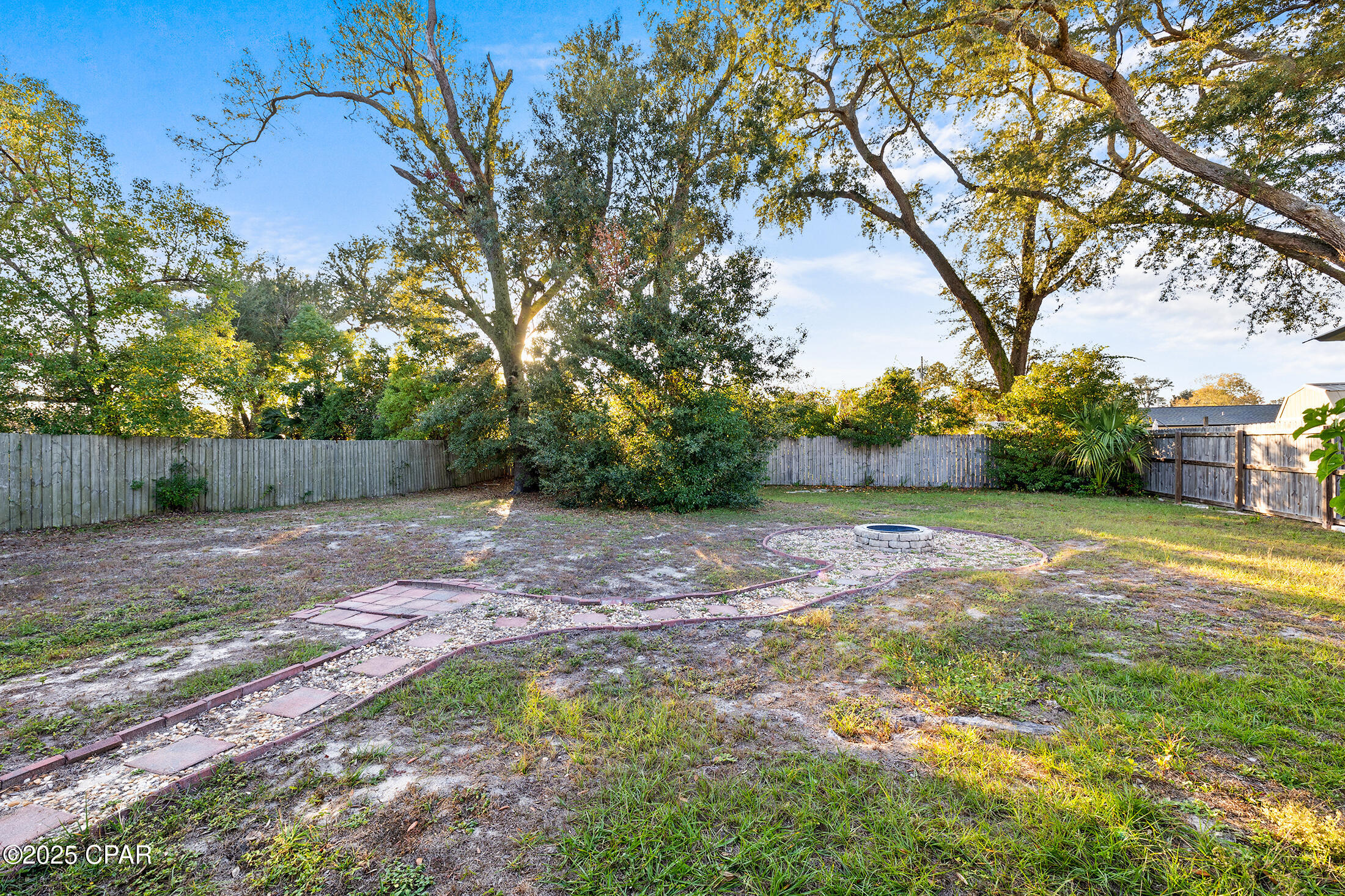 Image 25 For 522 Shade Street