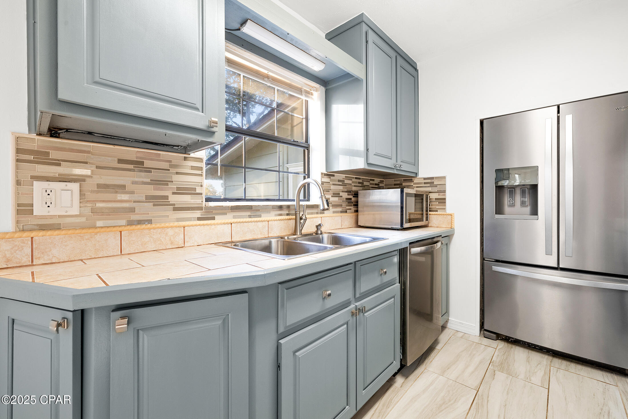 Image 6 For 522 Shade Street