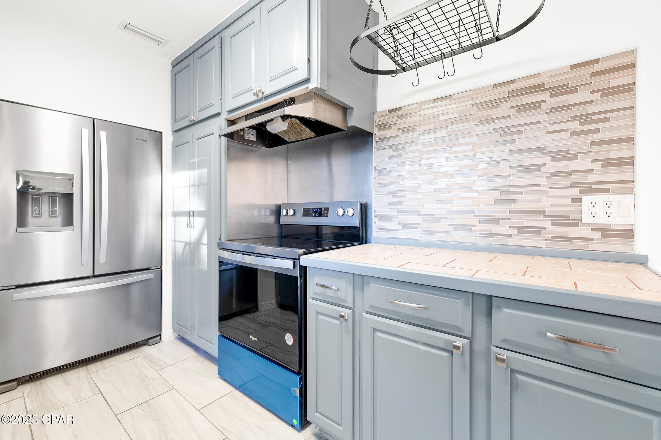 Image 7 For 522 Shade Street