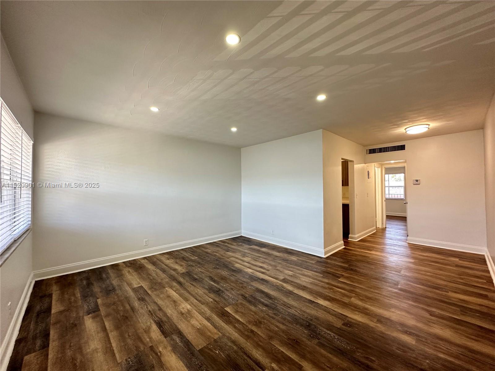 Hollywood Little Ranches