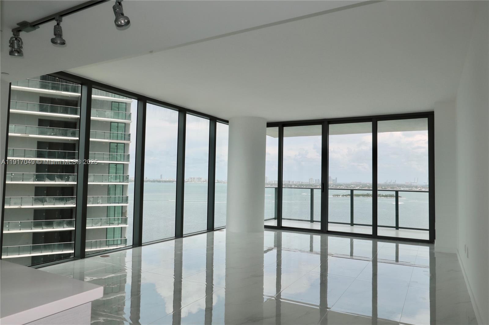 Apartamento para Alugar em Miami, FL