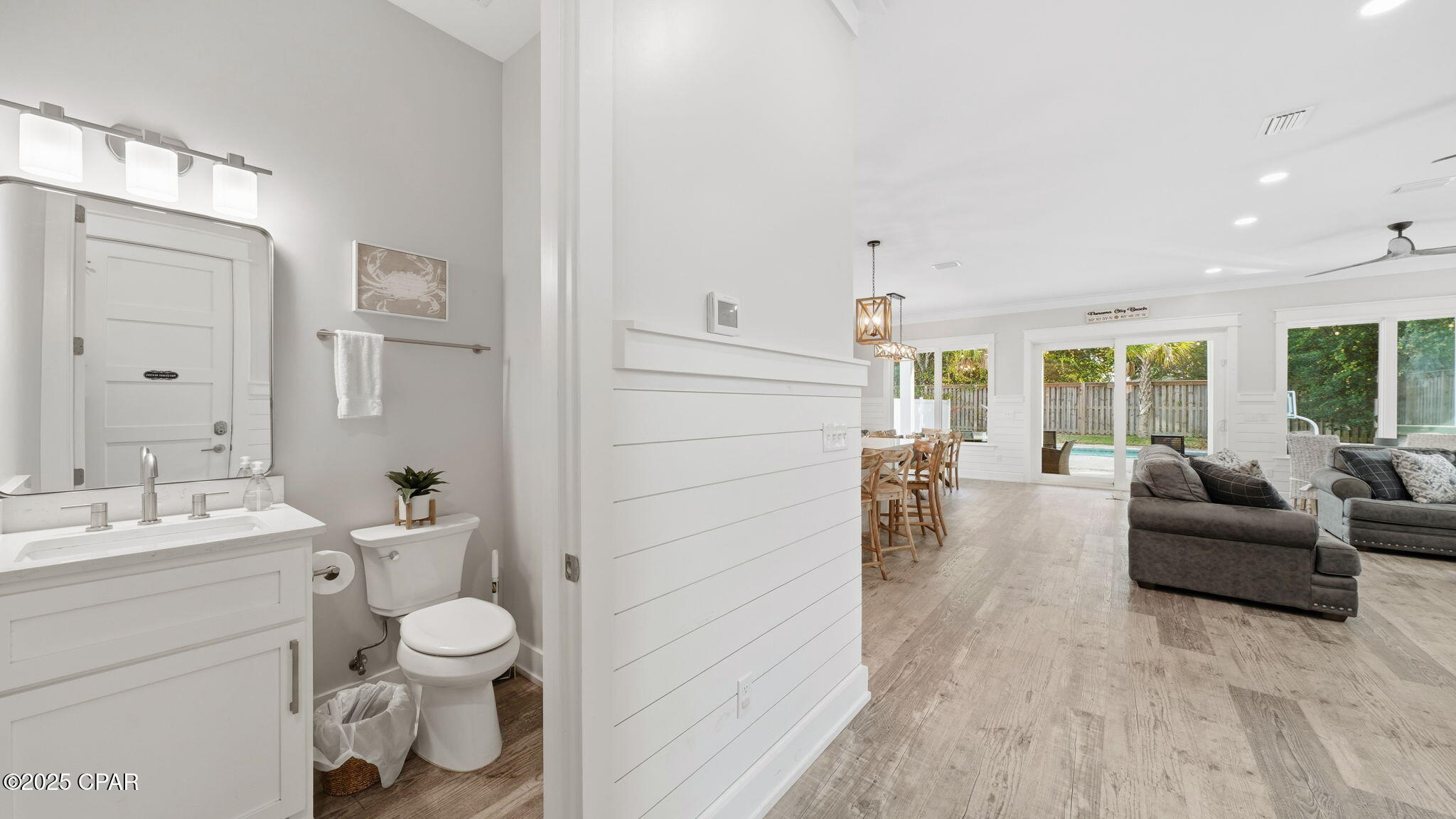 Listing photo id 15 for 316 Lakeshore Drive