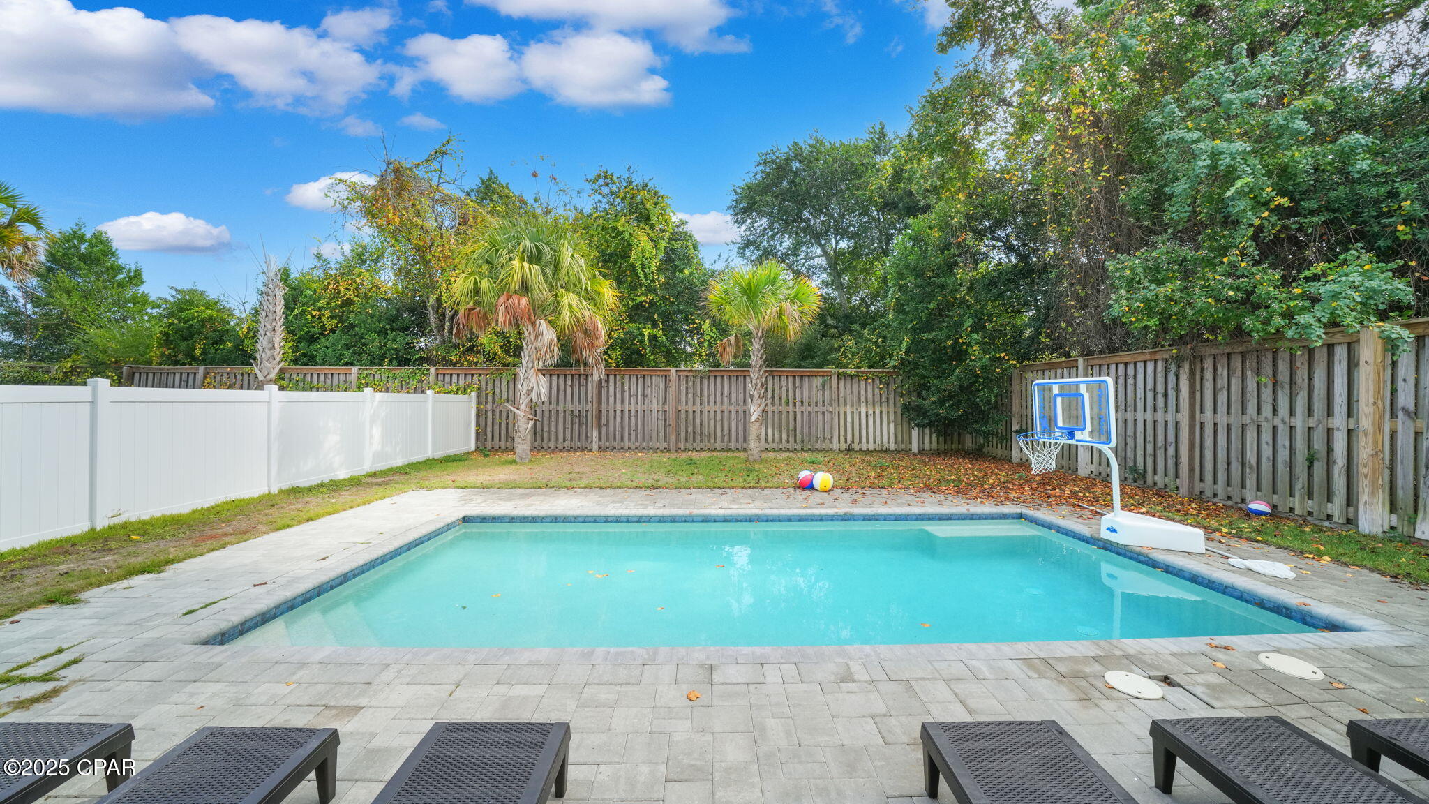 Listing photo id 41 for 316 Lakeshore Drive