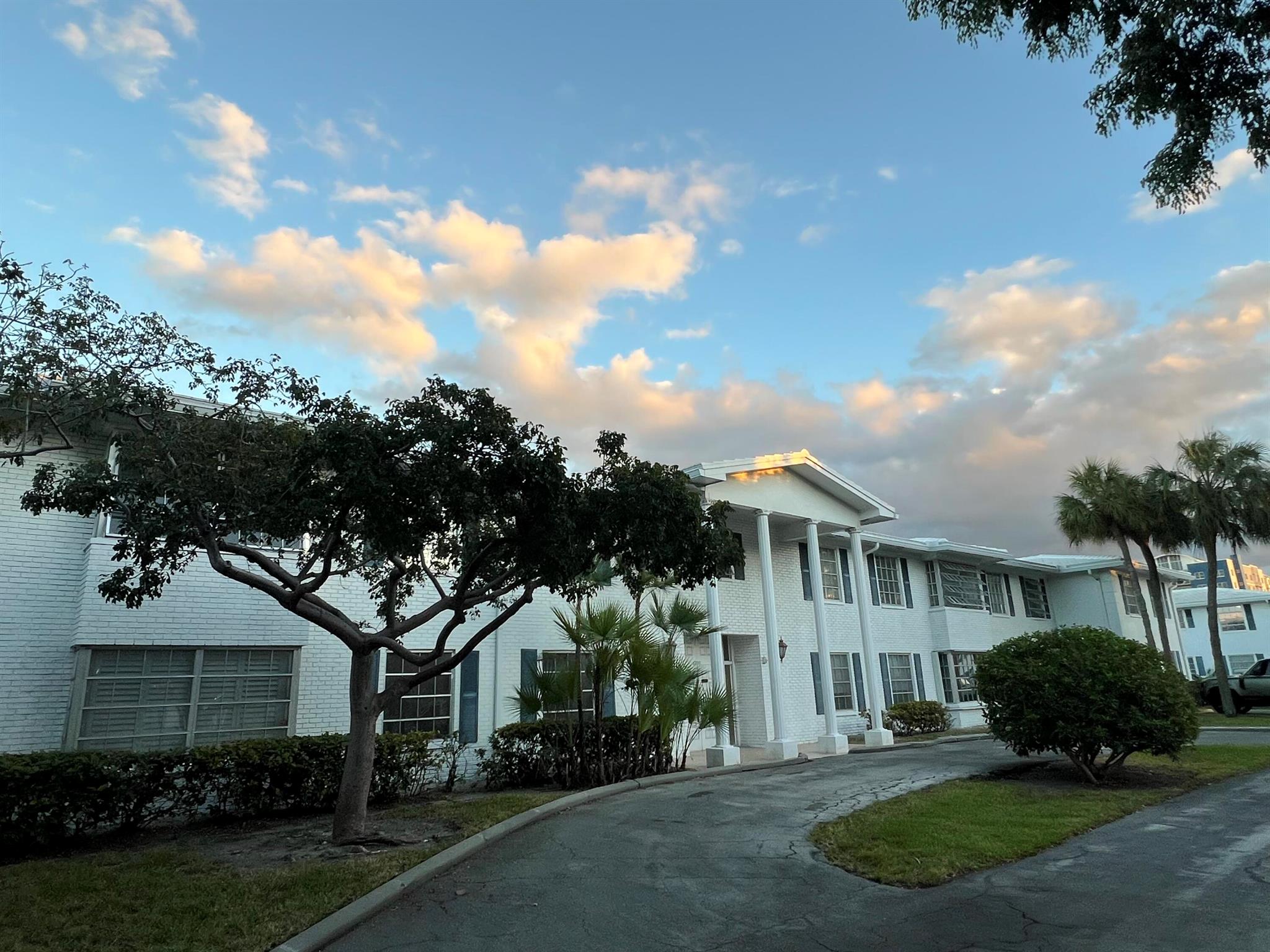 Imperial Point Colonnades