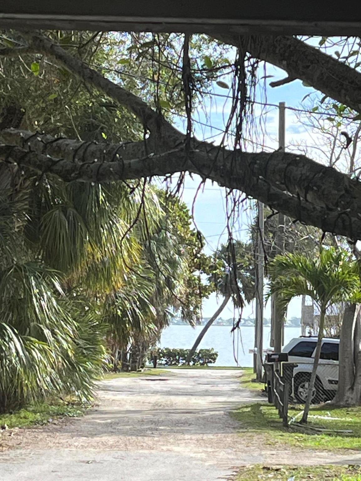 Royal Poinciana Cottages