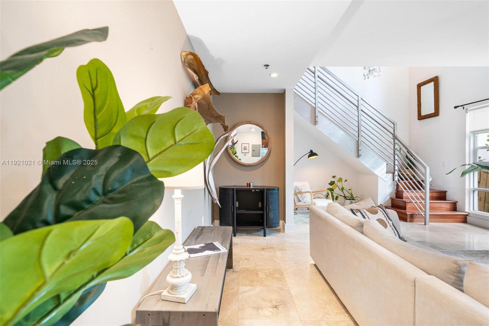 Lunamar Lofts At Lincoln