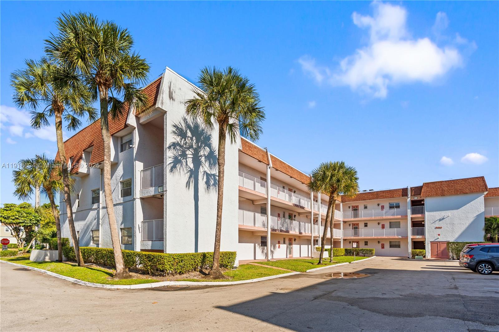 Canongate Condominium