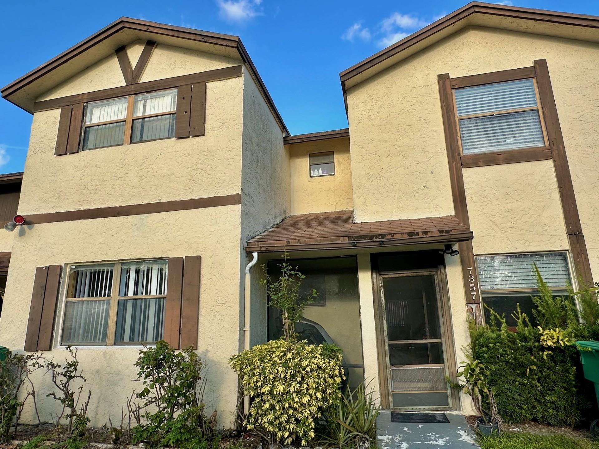 Townhomes Of Inverrary