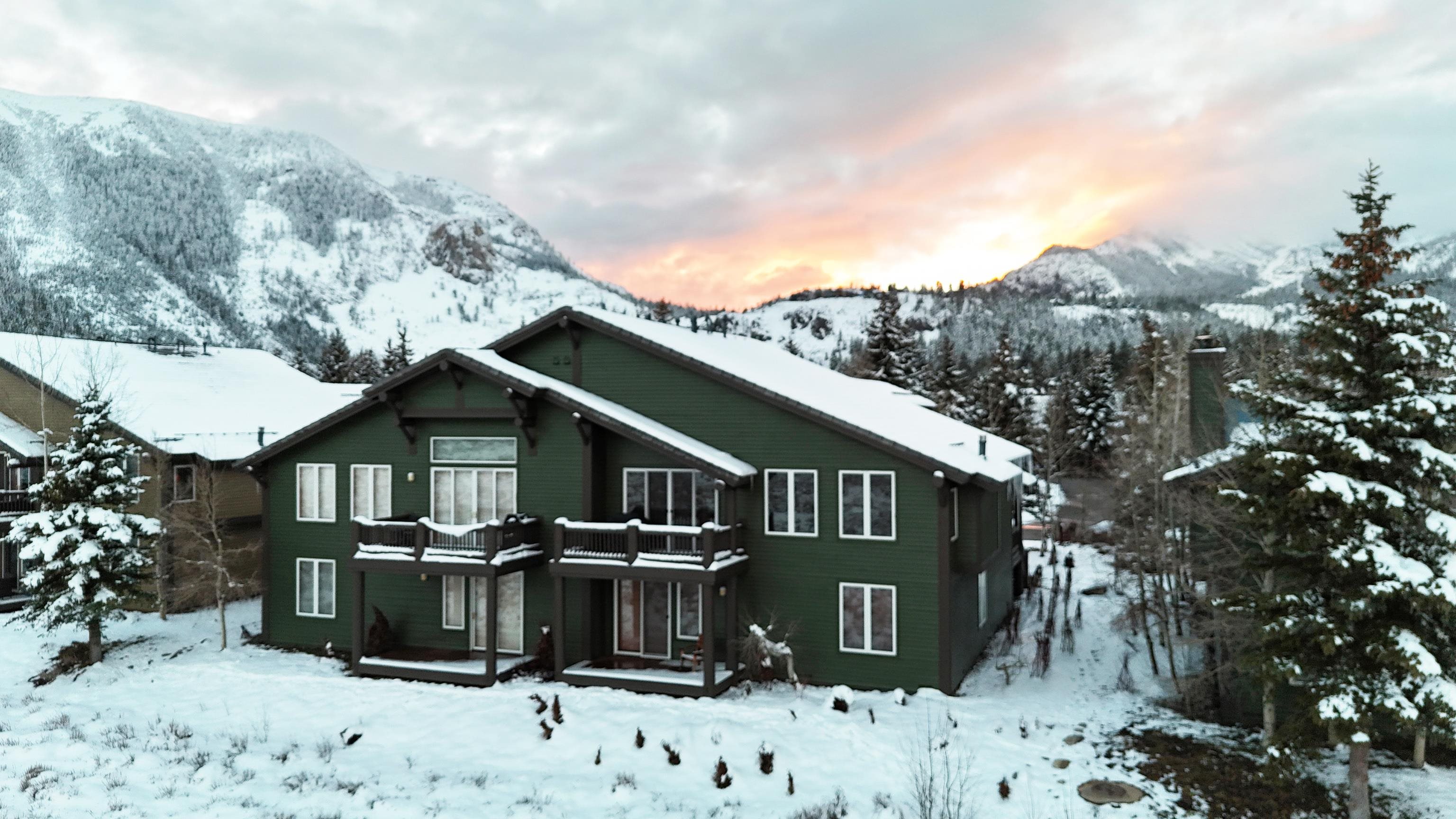 Discover luxury mοuntaіn lіvіng in thіs rаre Pinnacle floοr plаn located in Snowcreek Fairway Homes Resort community. Spanning 3,215 squarefeet, this spacious townhome offers four bedrooms, a den, and 4 bathrooms, thoughtfully designed for comfort and functionality. The main living level welcomes you with soaring vaulted ceilings in the open-concept great room, dining area, and kitchen, creating a bright and airy ambiance.The primary suite on this level features stunning views of Mammoth Mountain, a generous walk-in closet, and a luxurious ensuite bathroom witha soaking tub, shower, and dual vanities. On the entry level, a versatile den provides flexible space for an office or additional guest area. The lower level features a second primary bedroom with its own walk-in closet, ensuite bath with dual sinks and shower, and a private deck with breathtaking eastern views of the Sherwin Range and Snowcreek Meadow, views of Forest Service land for added privacy. Two additional guest bedrooms, a shared bathroom with dual sinks and a tub/shower combo, and a large laundry room with cabinets and countertop space completethe lower level. Additional highlights include: Attached 2-car garage with crawl space storage, large under-stair storage closet, dual heating zones with humidifier, quality finishes and thoughtful layout throughout. This is a unique opportunity to own one of the most desirable layouts in one of Mammoth’s most scenic and serene locations. Whether you're looking for a full-time residence or a mountain retreat, 819 Fairway Circle delivers comfort, space, and views in every direction. To view the virtual tour copy and paste this link in your browser:https://shorturl.at/CVnTE