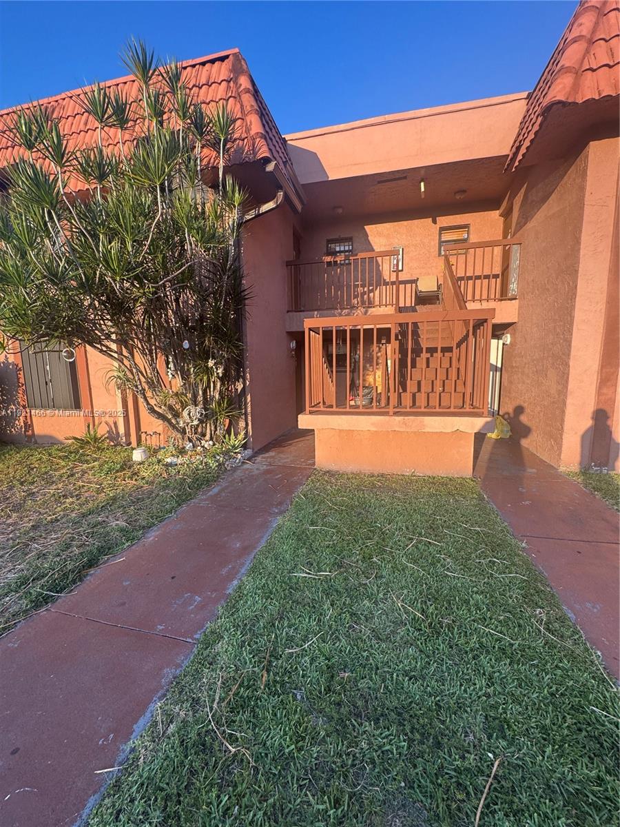 Lago Grande Condo Three C