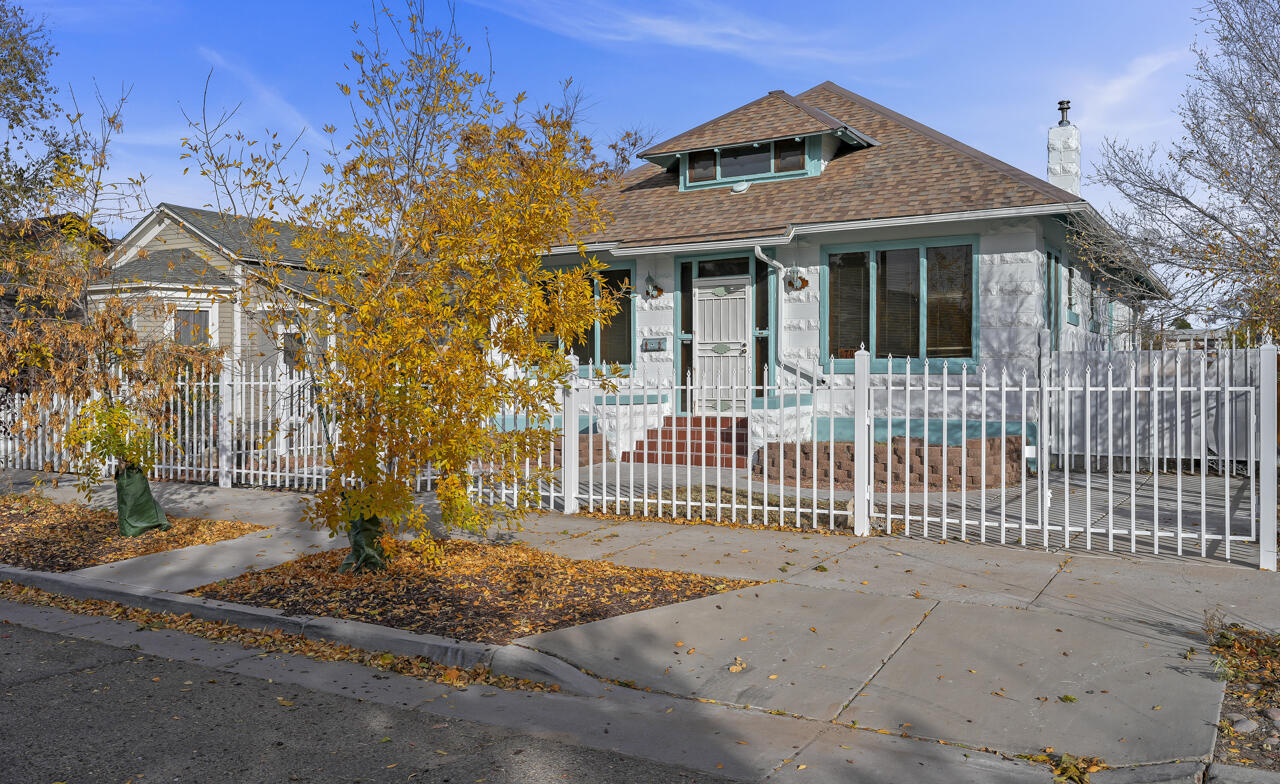 Homes for sale in Albuquerque, NM | 707 Slate Ave Nw, Albuquerque, NM 87102 | MLS# 1095004