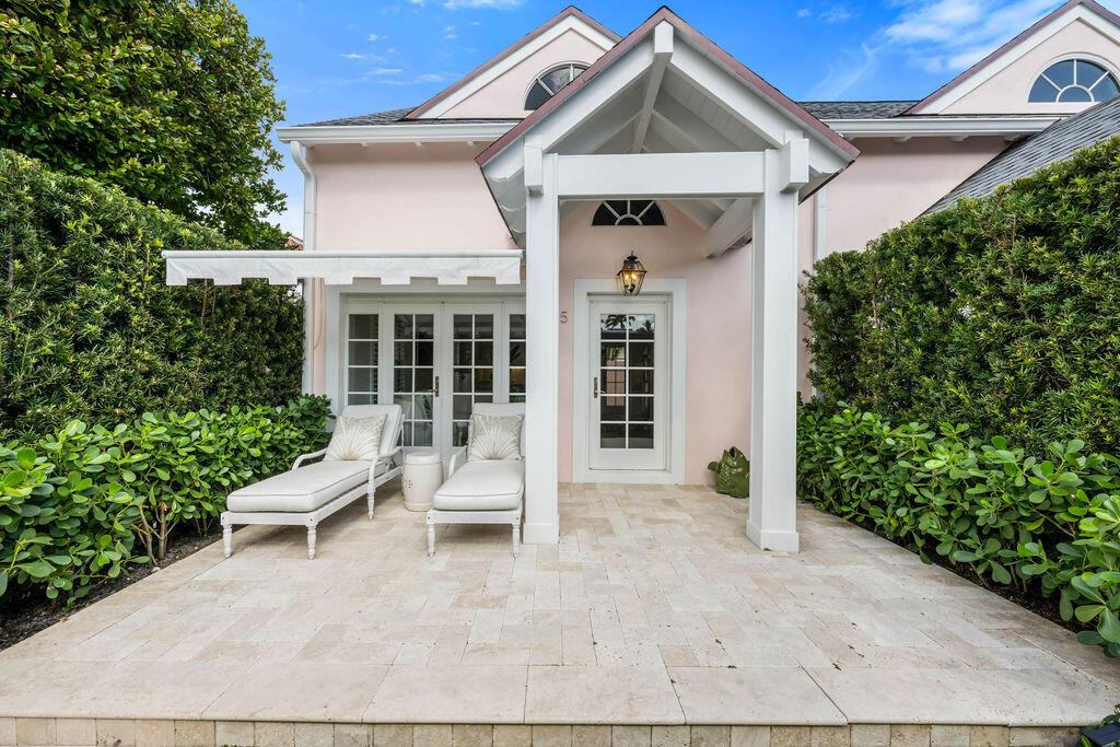 Peruvian Court Condo