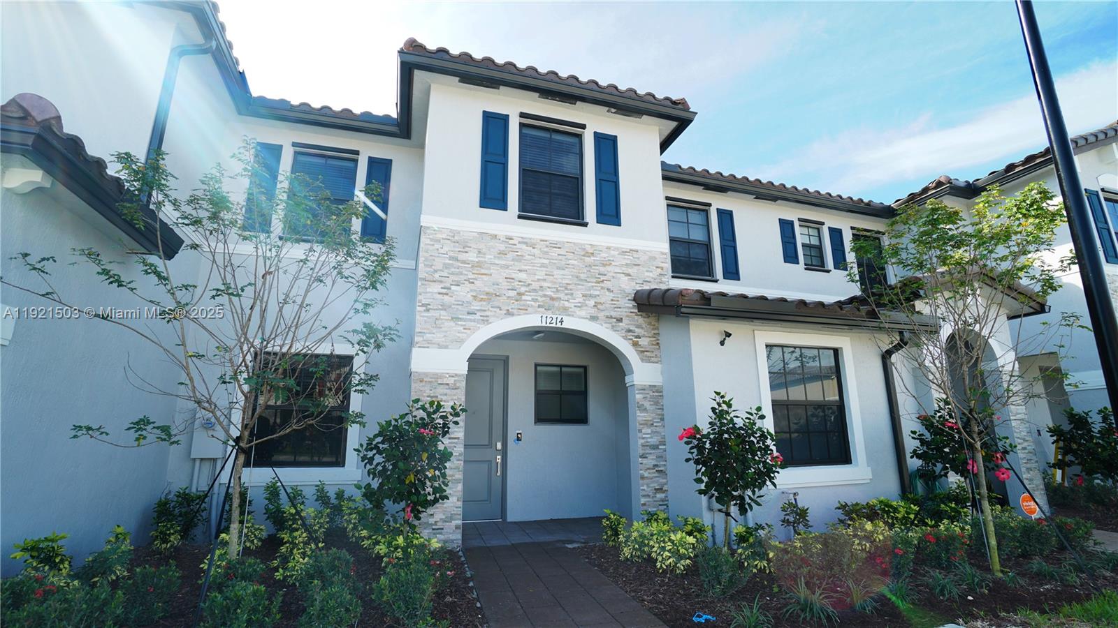 Beautiful 2 Story Villa in Isola features 3 bedrooms/2.5 bathrooms. Includes 2 assigned parking spaces in front the unit. Tile throughout and laminated wood flooring upstairs. Washer & Dryer. This home comes with electronic door lock, covered entry, combined living and dining room area. Kitchen features white kitchen cabinets with Stainless Steel appliances.