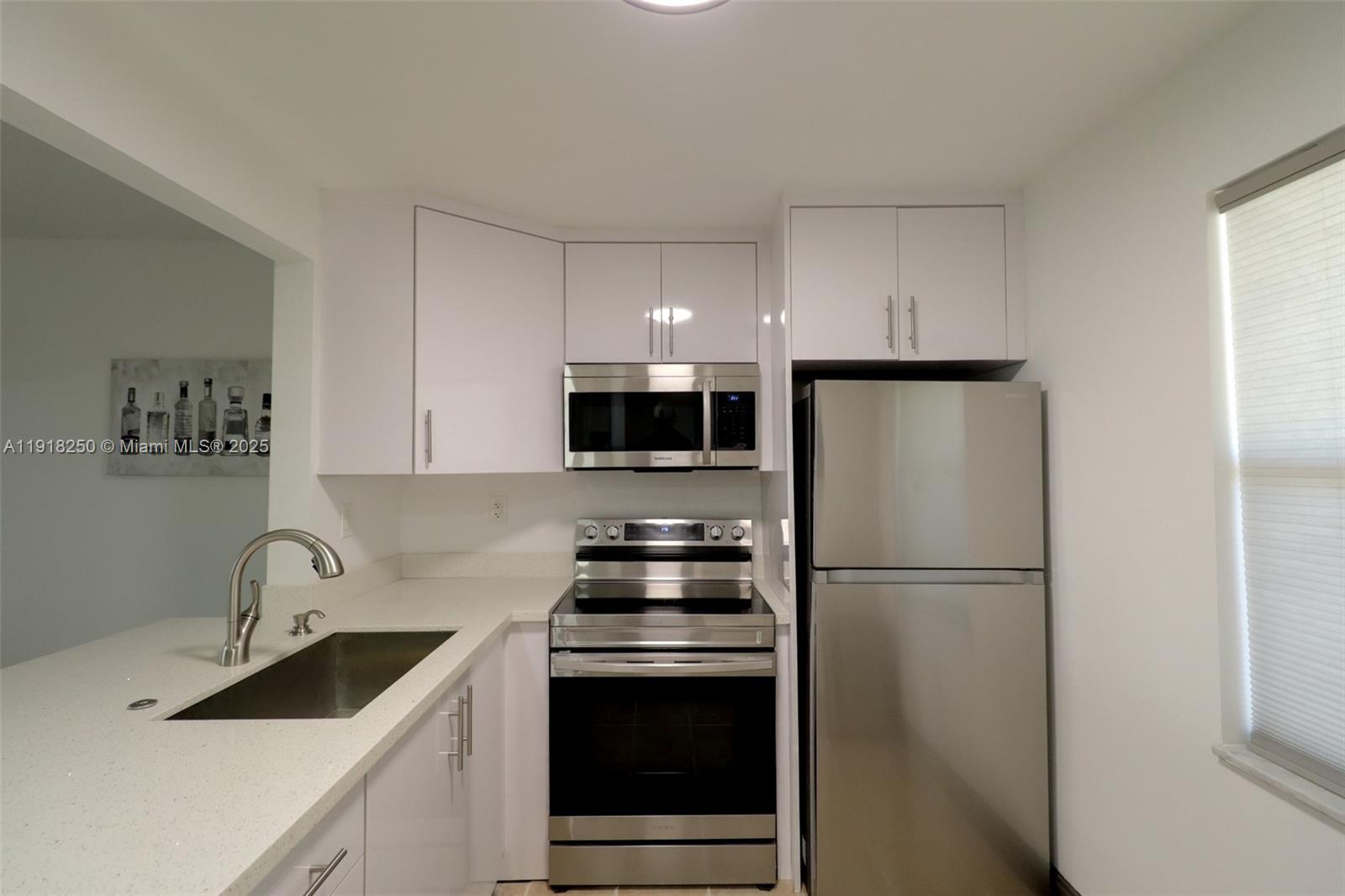 Lime Bay Condominium 8