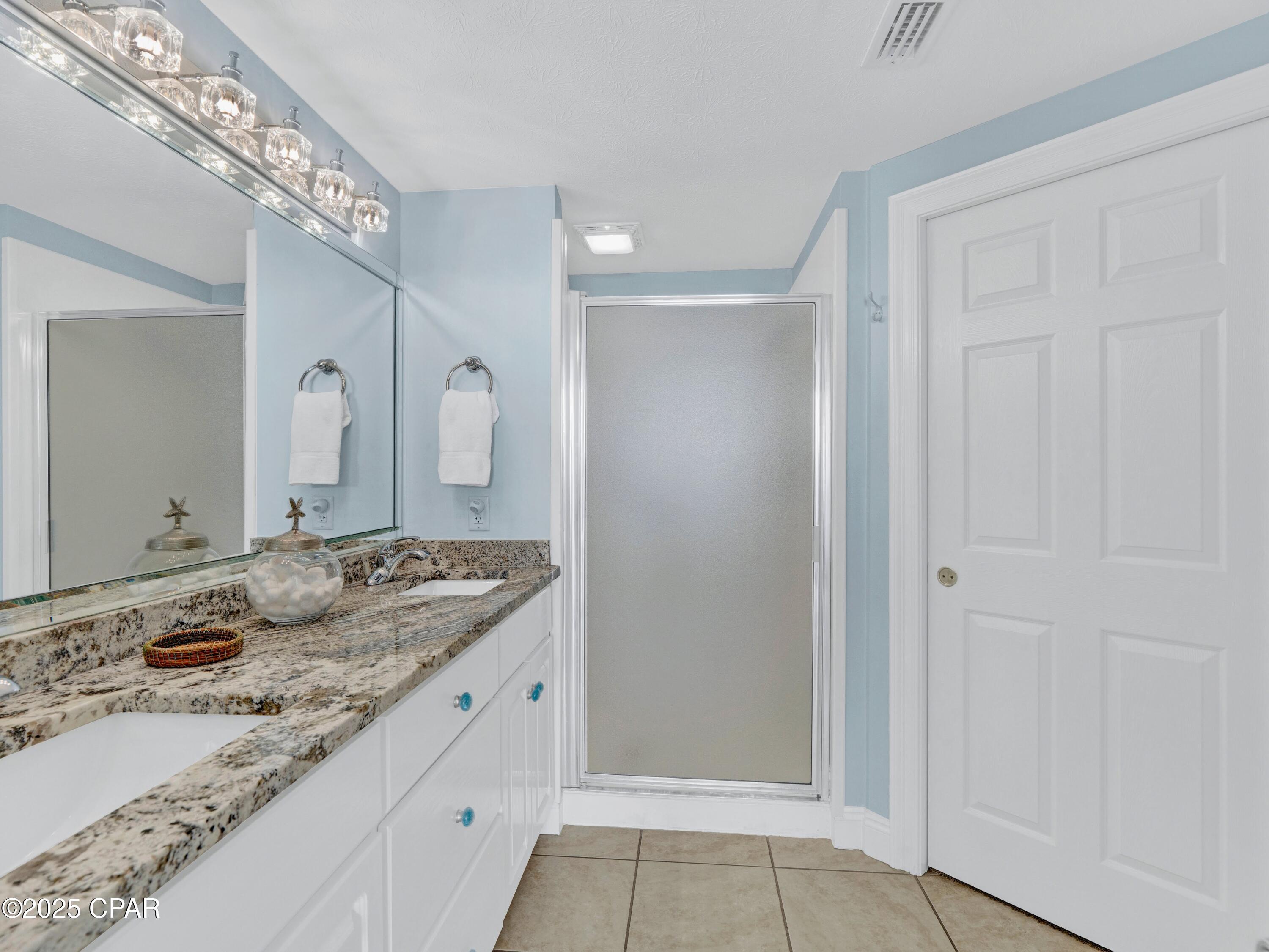 Image 18 For 5004 Thomas Drive 2304