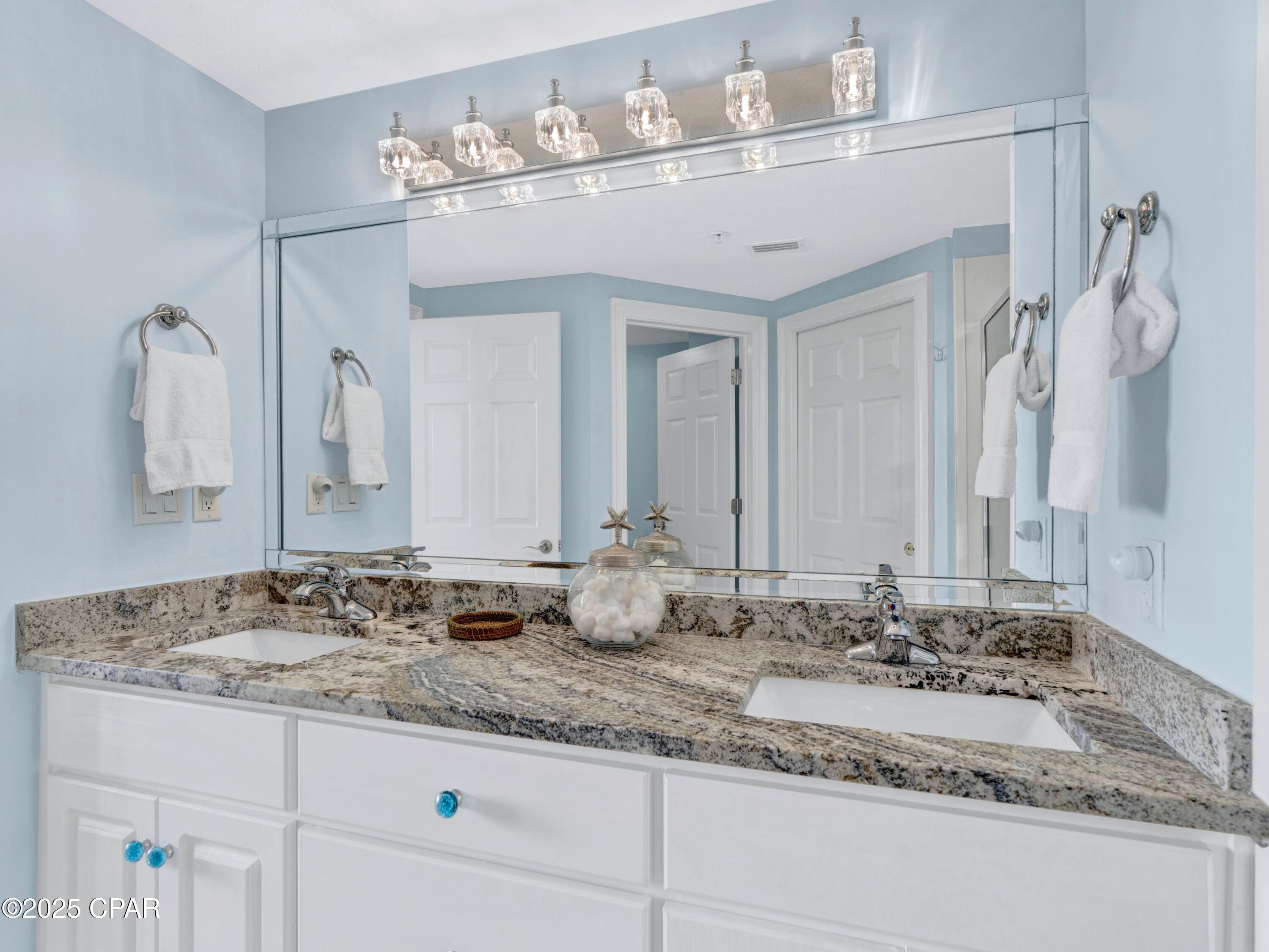 Image 18 For 5004 Thomas Drive 2304