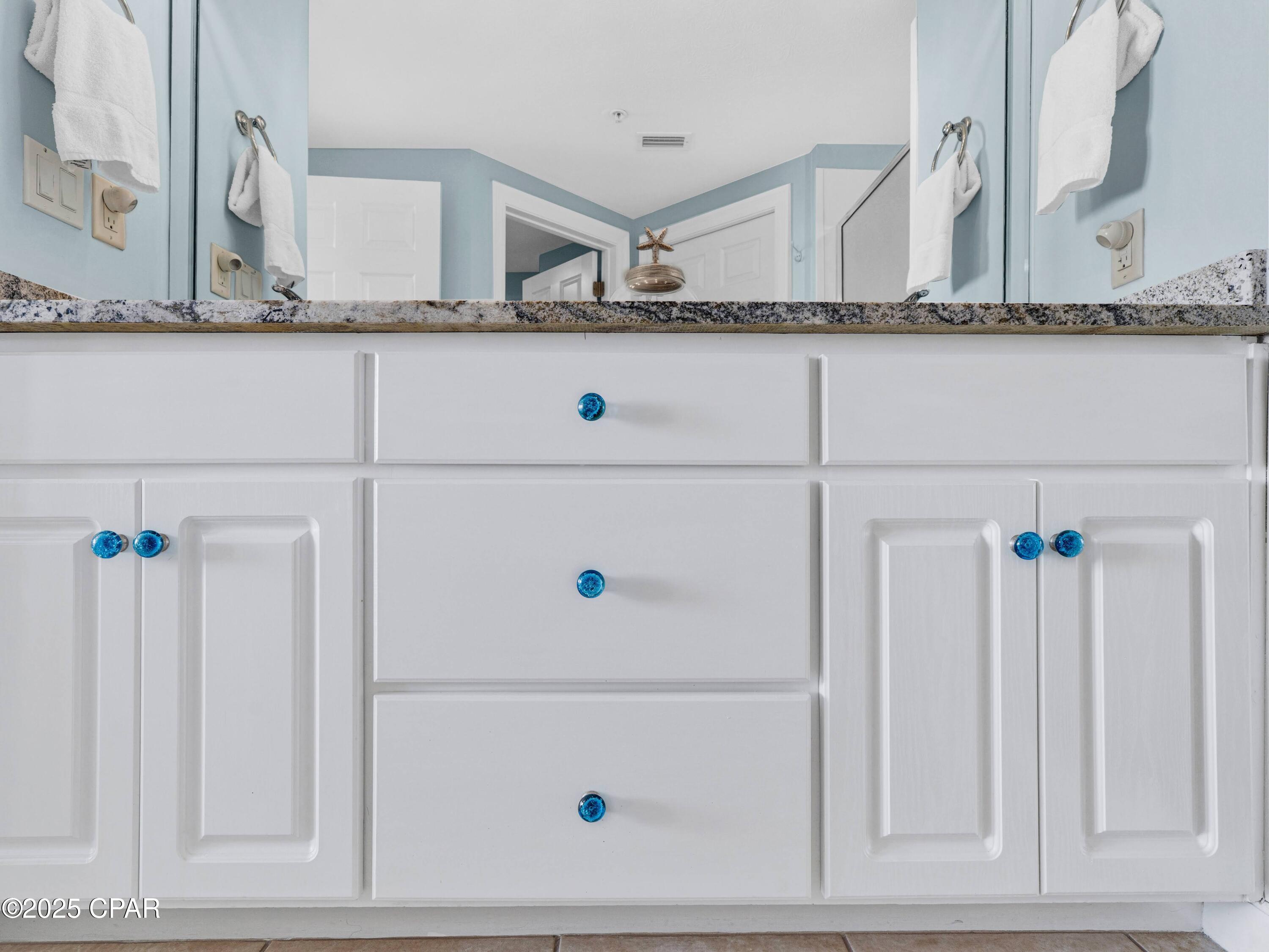 Image 20 For 5004 Thomas Drive 2304