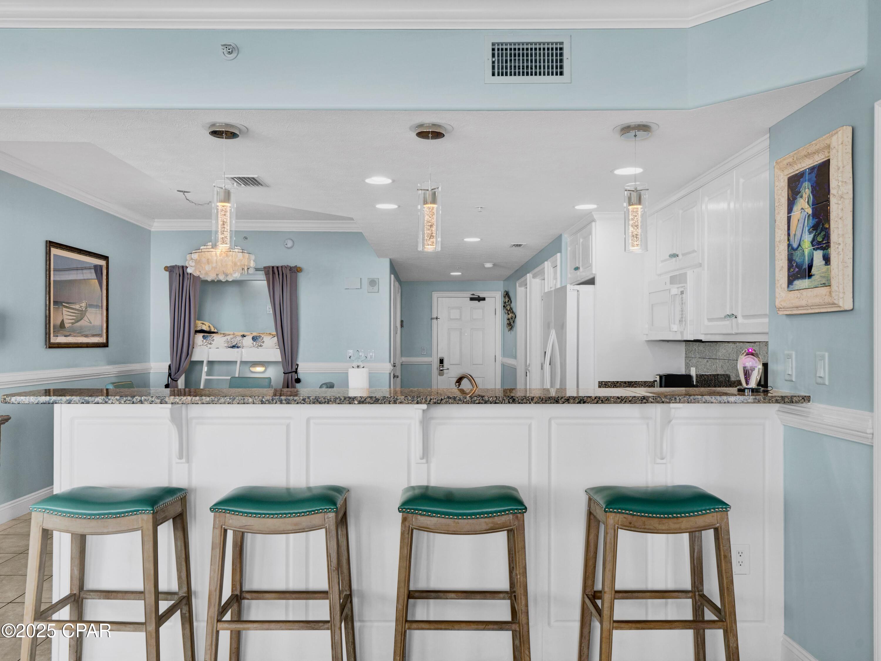 Image 6 For 5004 Thomas Drive 2304