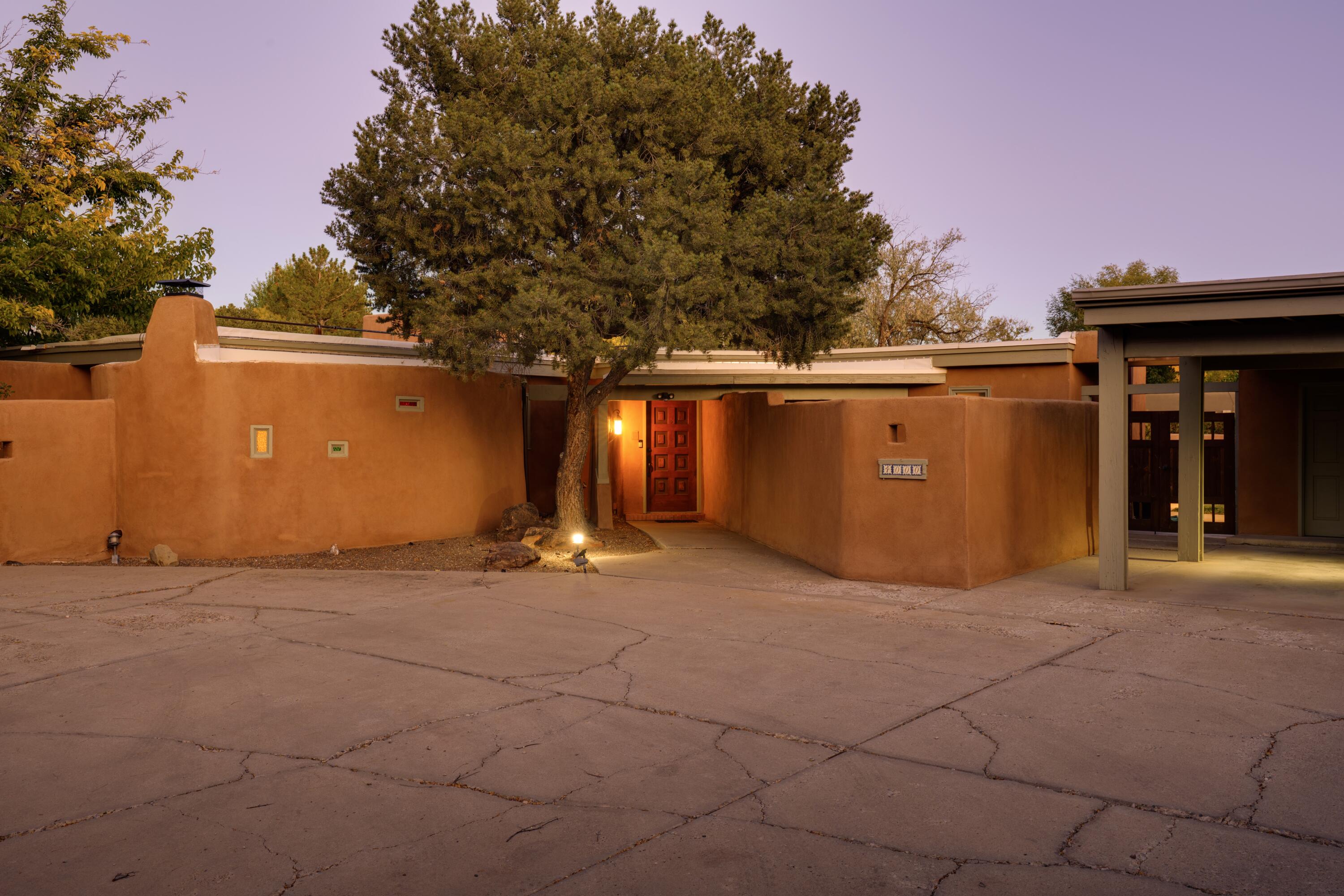 4000 Ivy Lawn Court, Albuquerque NM 87107